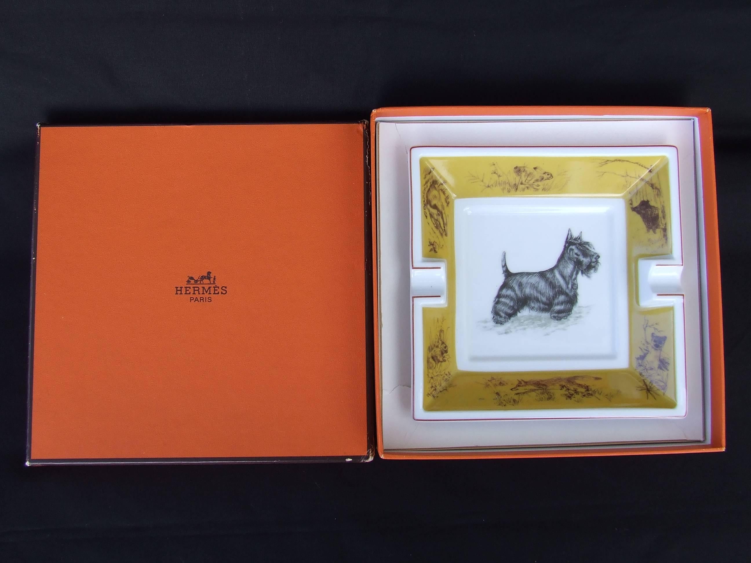 Hermès Petit Cendrier en Porcelaine Imprimé Cendrier à Change Plateau Chien Scottish Terrier 8