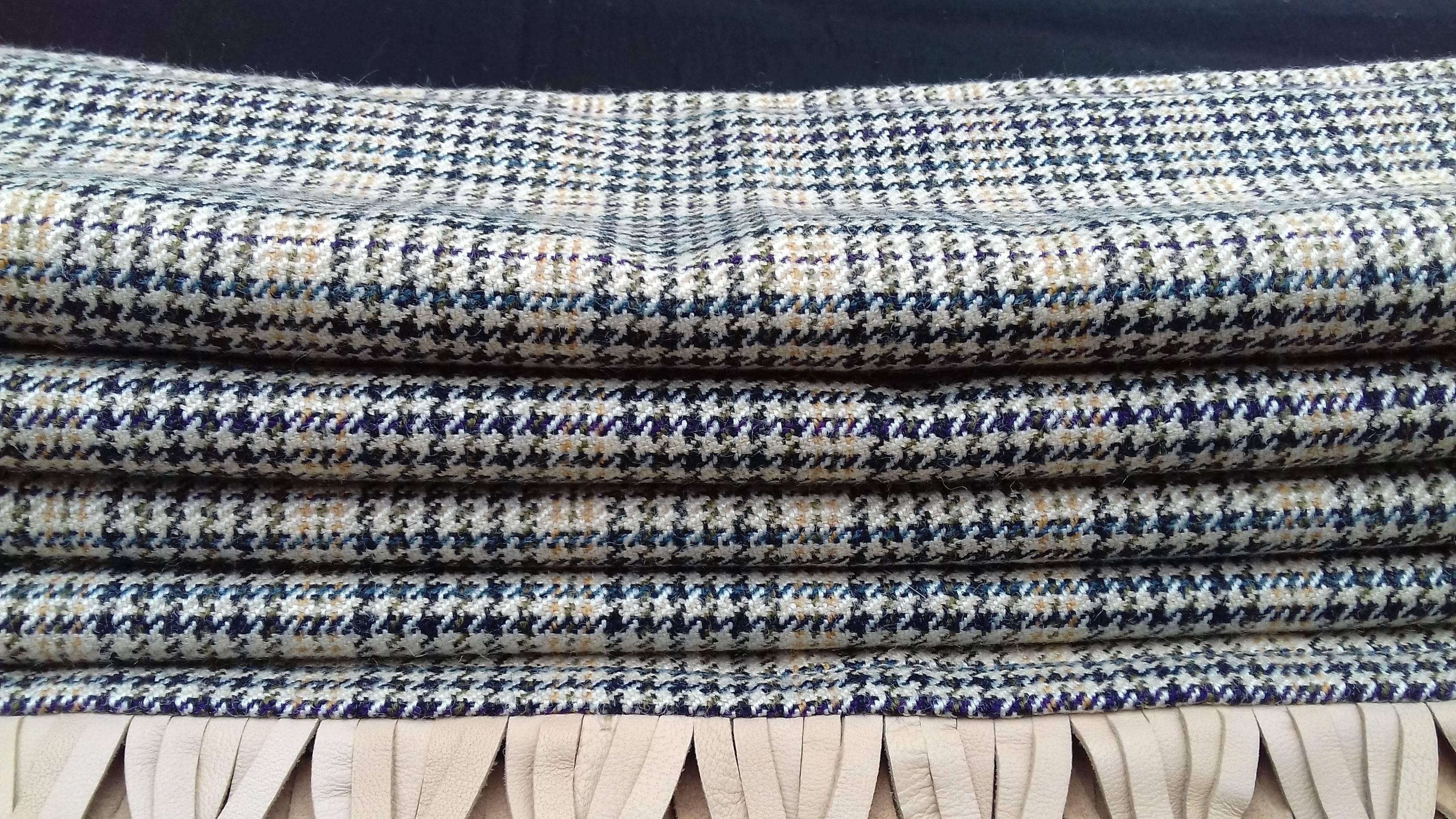 Women's or Men's Gorgeous Hermès Vintage Scarf Glen Plaid Prince of Wales Tartan Wool Silk 
