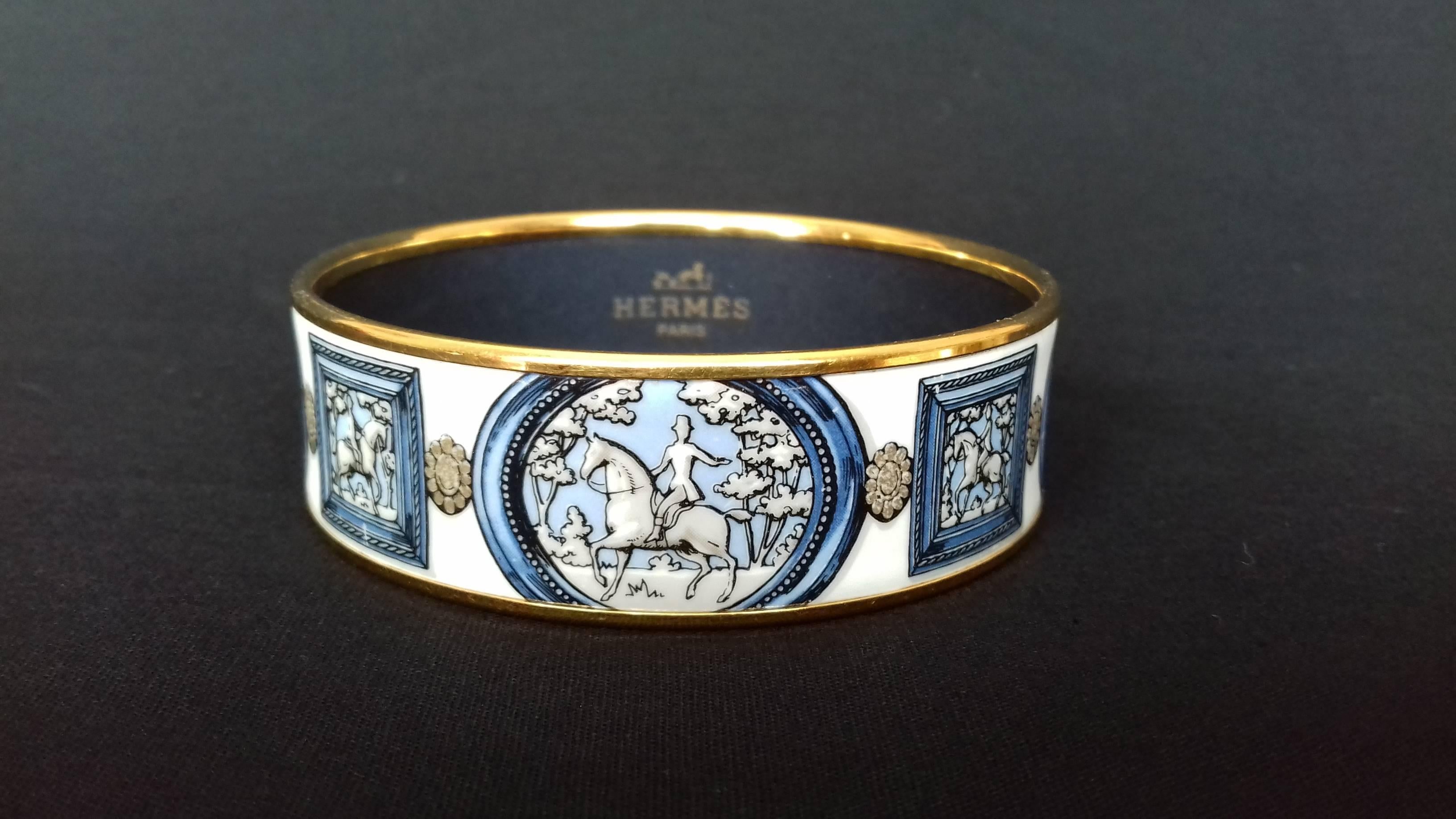 This is the first time that I come across this pattern in bracelet. 

It is so so rare and so gorgeous !

Here is an authentic vintage Hermès Bracelet

Pattern: 