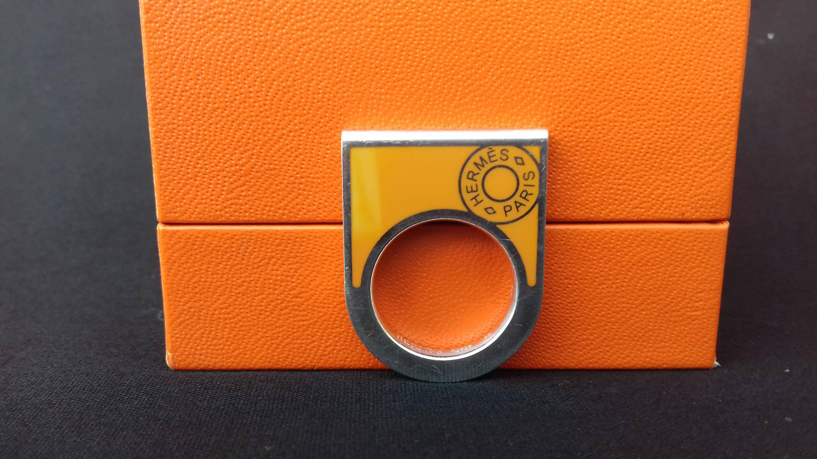 Hermès Ring Clou de selle Anhänger Charme Schal Ring Emaille Silber Größe 49 in Box im Angebot 10