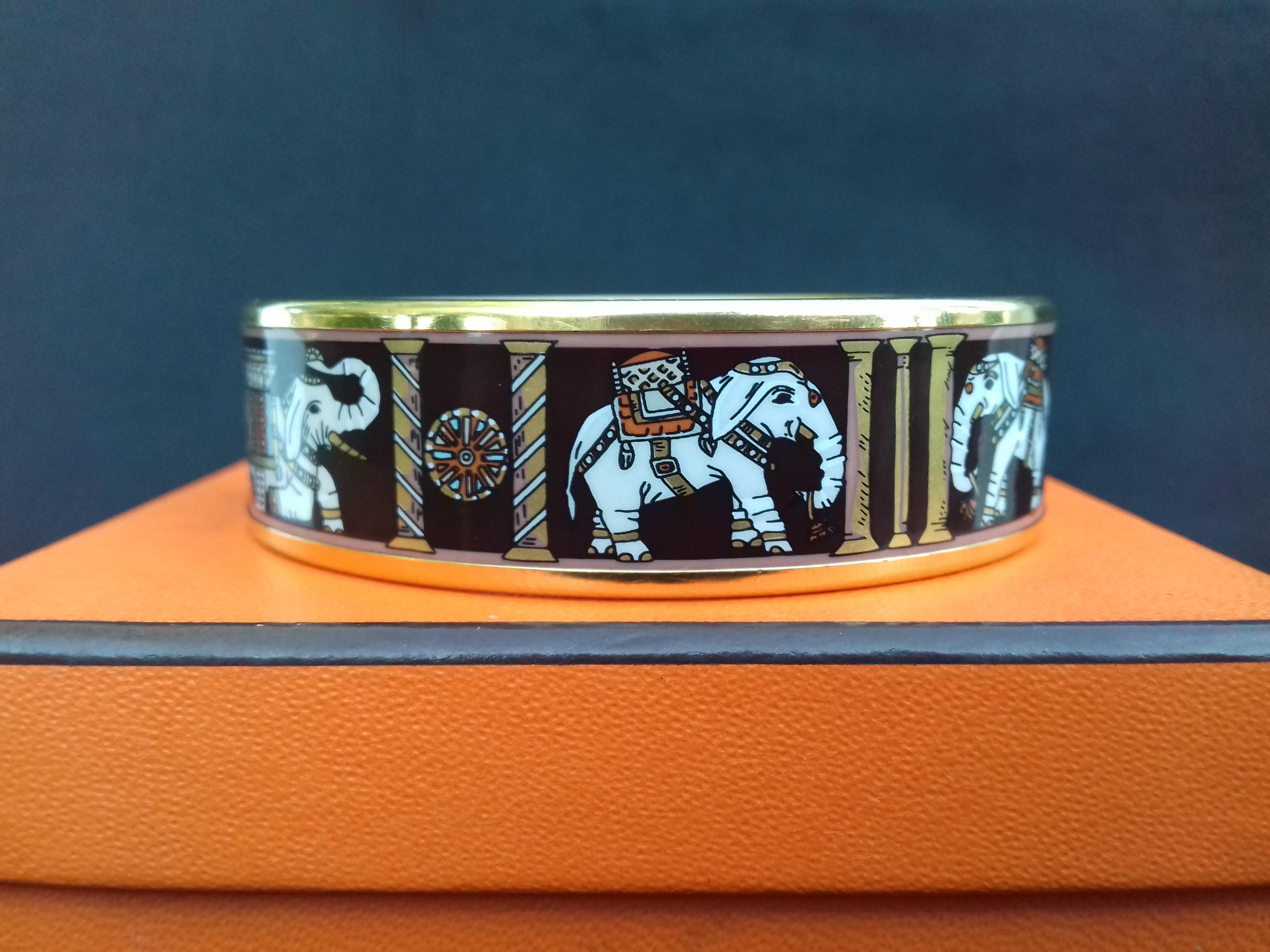Hermès Enamel Printed Bracelet Elephants Torana Brown Gold Hdw Size 65 In Good Condition In Corcoué Sur Logne, Loire-Atlantique