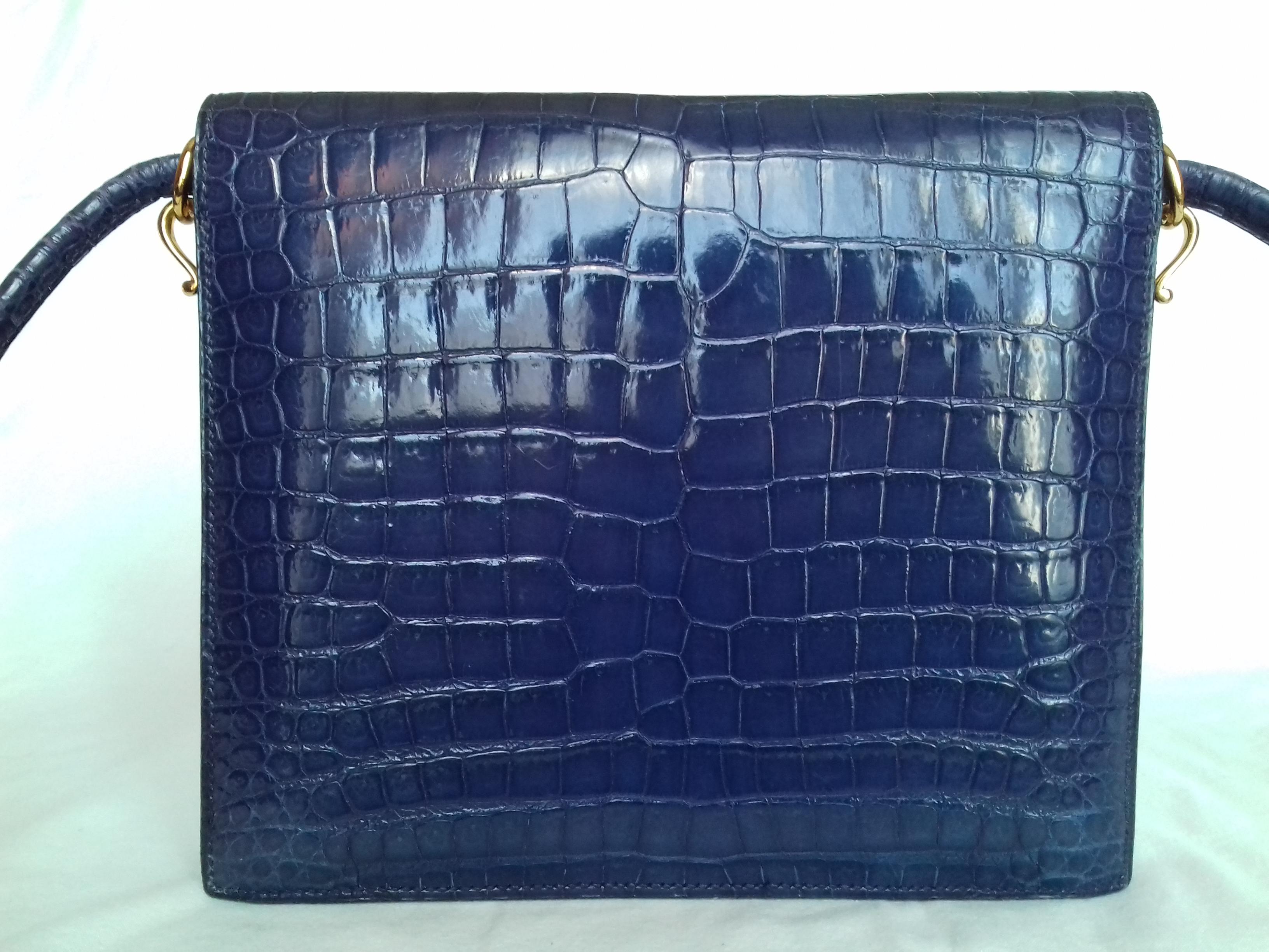 Violet Hermès Vintage Sequana Bag Magic Purple Blue Porosus Crocodile Golden Hdw RARE en vente