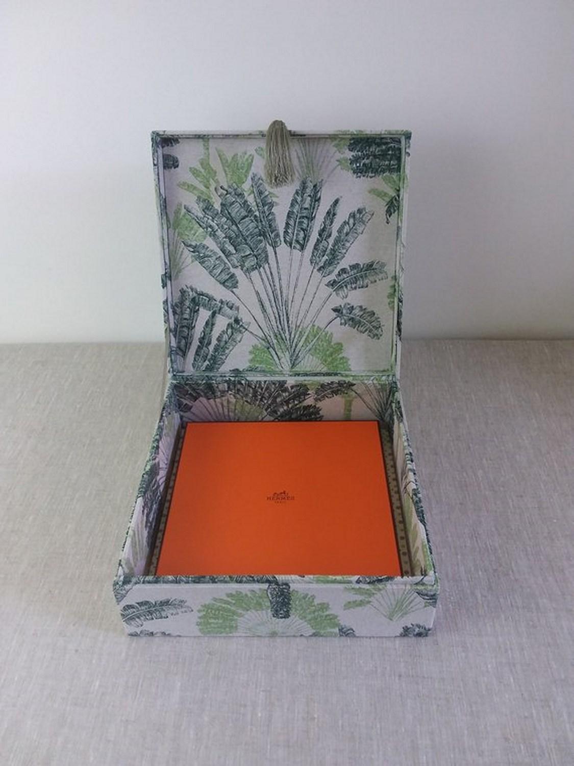 Tropical Leaves Pattern Fabric Decorative Storage Box for Scarves  4