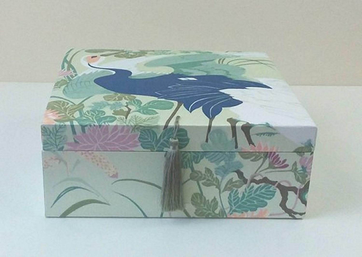 Beautiful storage box, Perfect for storing your Hermès scarves !

Made of wood cardboard and covered with Satin Cotton Fabric

The lid is embellished with a green pompom

Pattern: Birds, Trees, Leaves, Flowers

Colorways: Pastel Shades of Green,