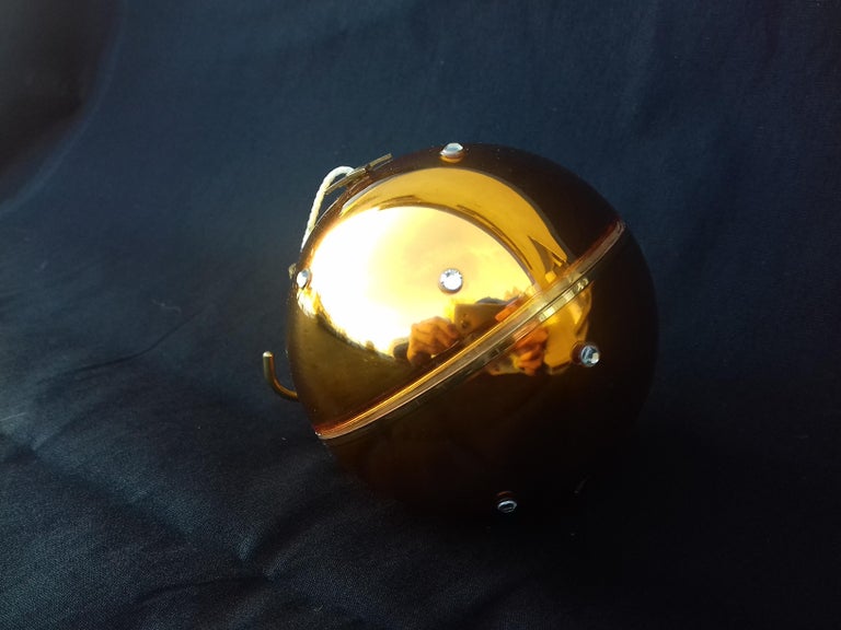 Exceptional Christmas Ball Music Box Silent Night Reuge Sainte Croix at