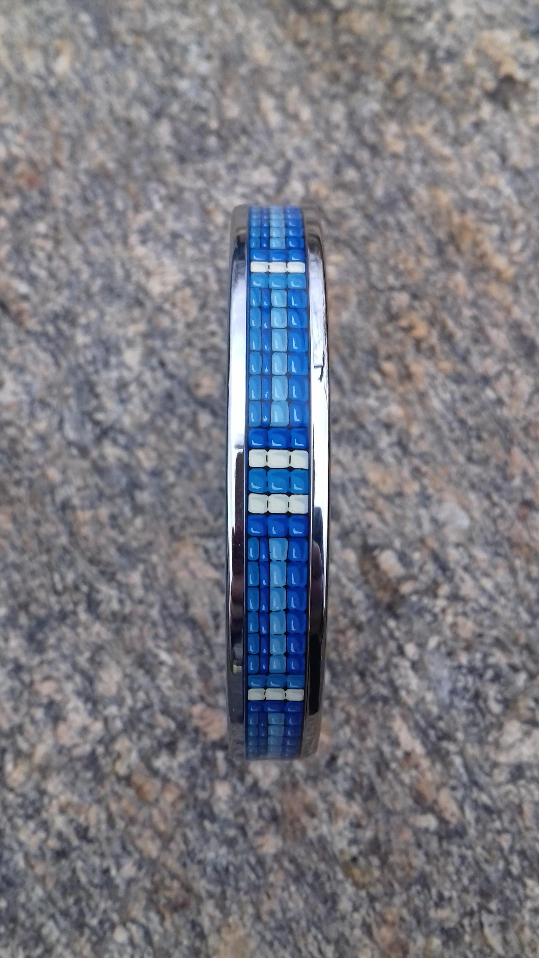 Hermès - Bracelet étroit en émail imprimé à motif de perles, taille 65, état neuf en vente 1