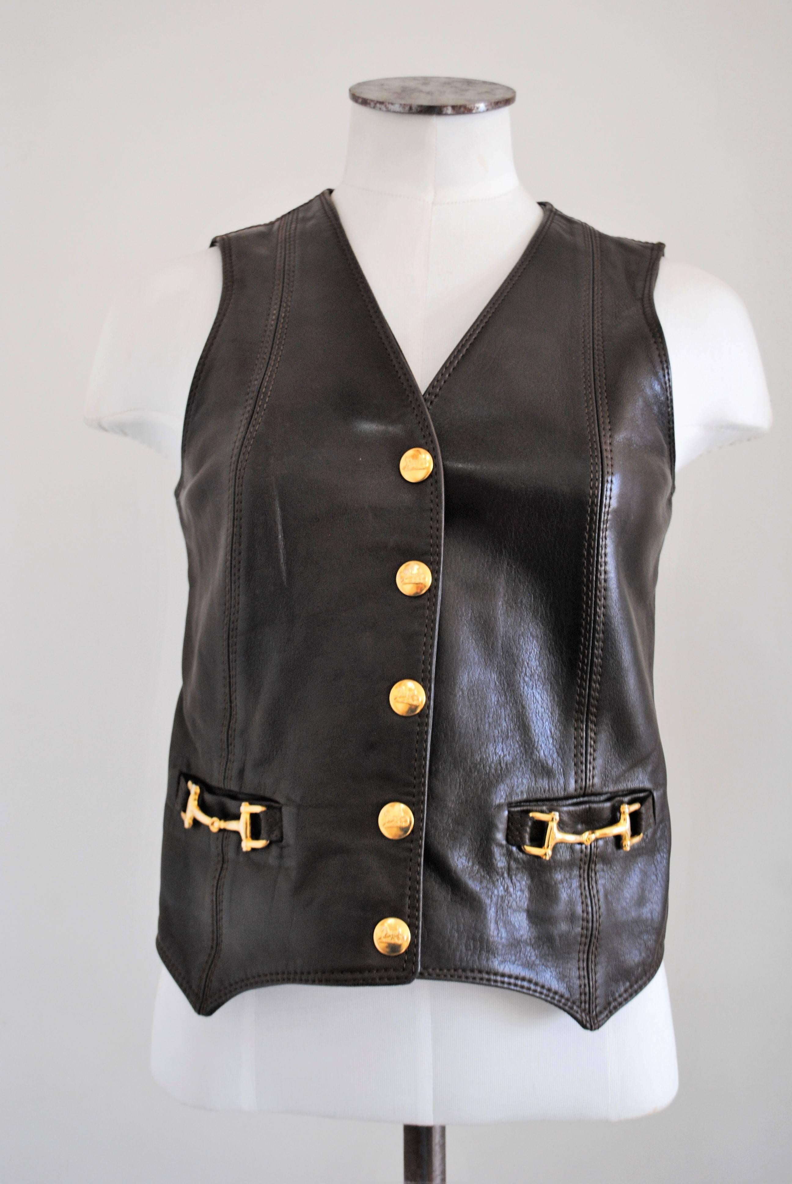 Celine brown leather Gilet
Gold tone hardware
Totally made in france 