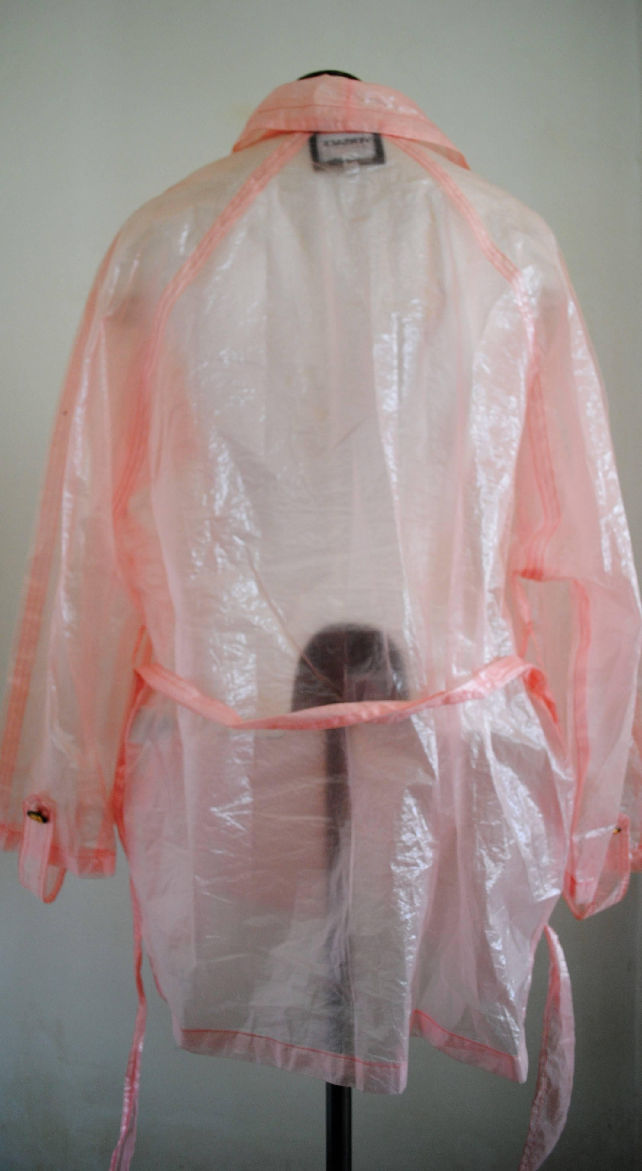 Versace Jeans couture light pink see through raincoat
Totally made in italy in italian size range M
Composition: polyammide and poliuretanica