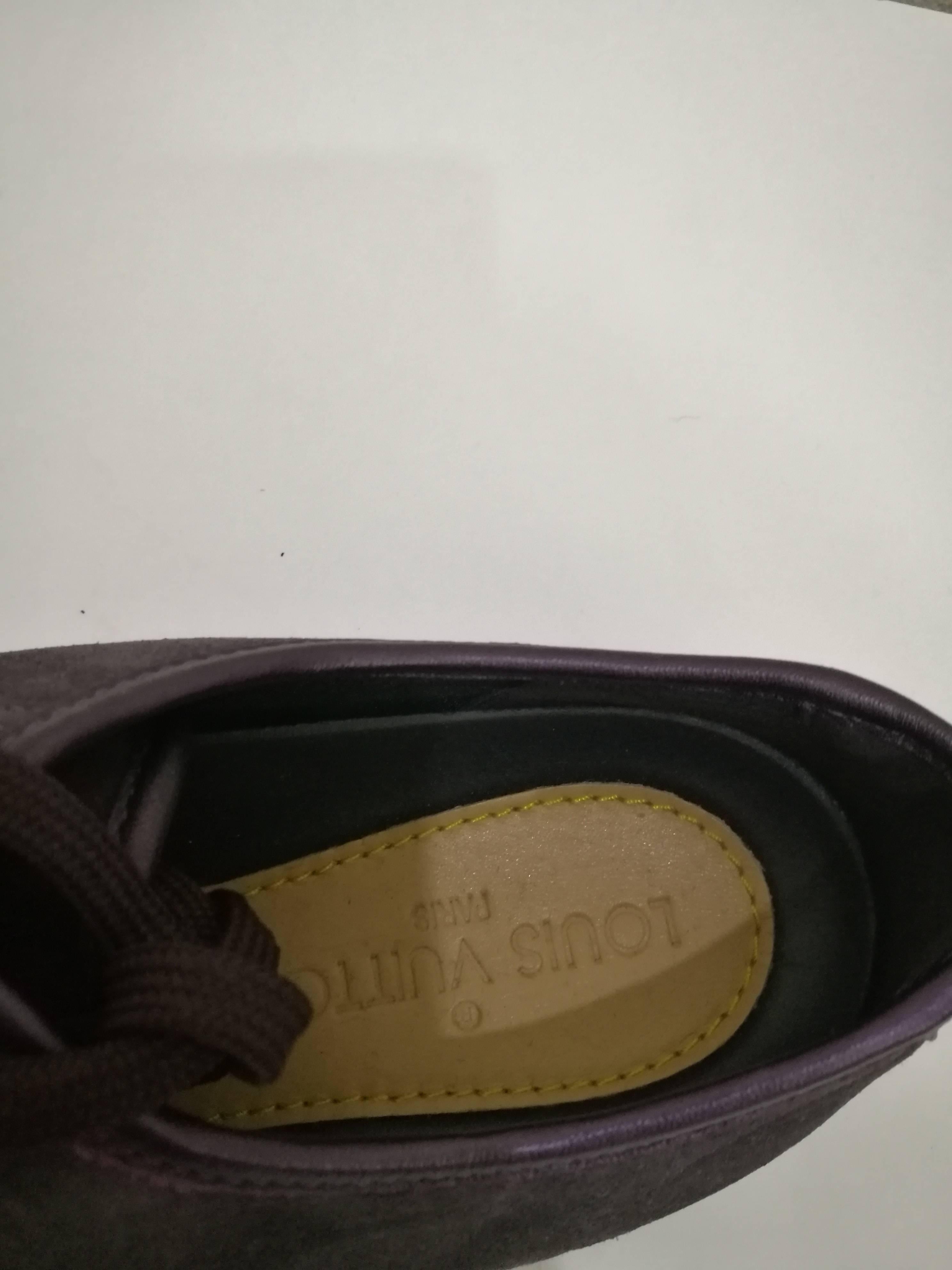 Louis Vuitton Purple Sneakers
Unworn
Totally made in france in size 38