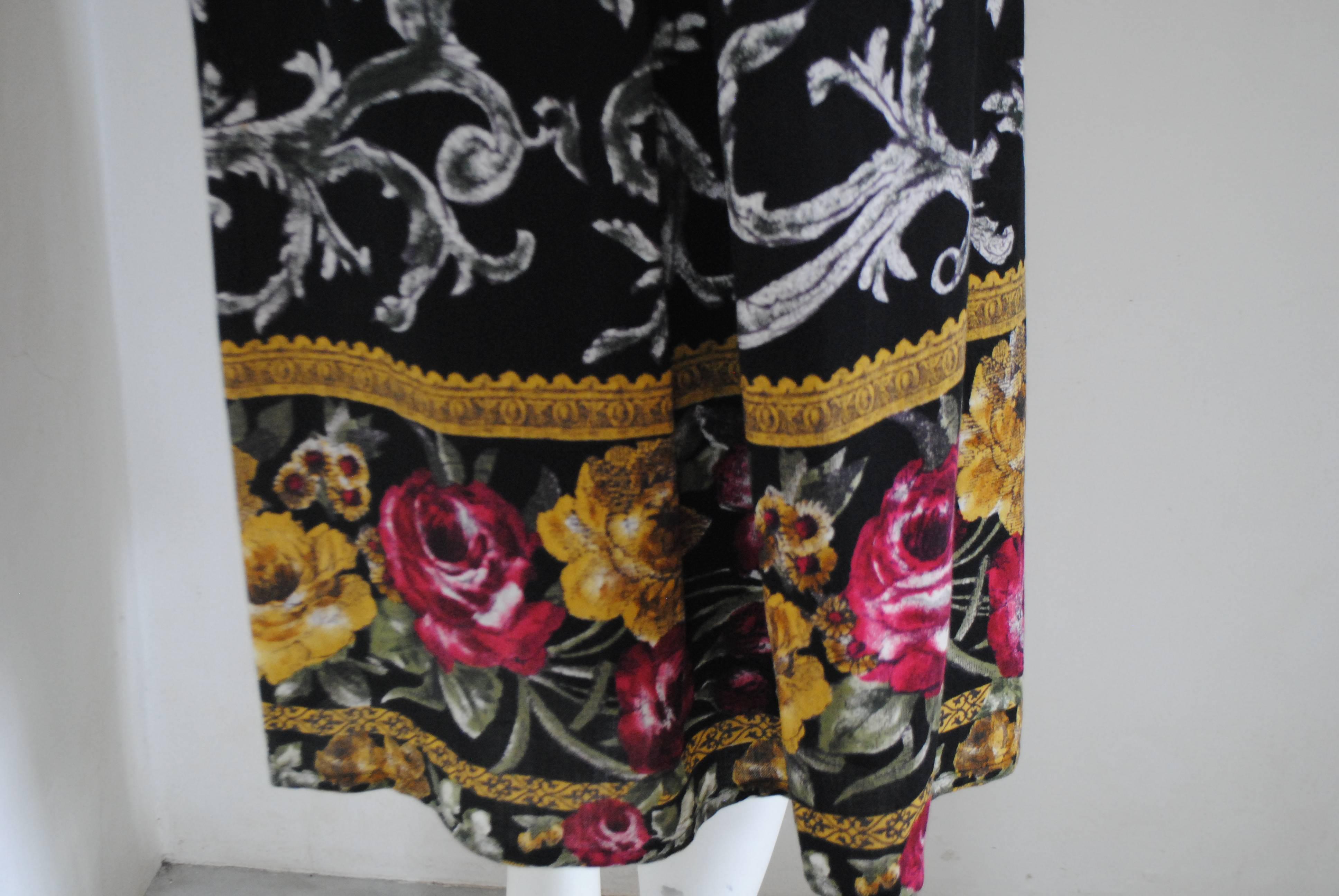 1980s Vintage Wool Flower Skirt For Sale 3