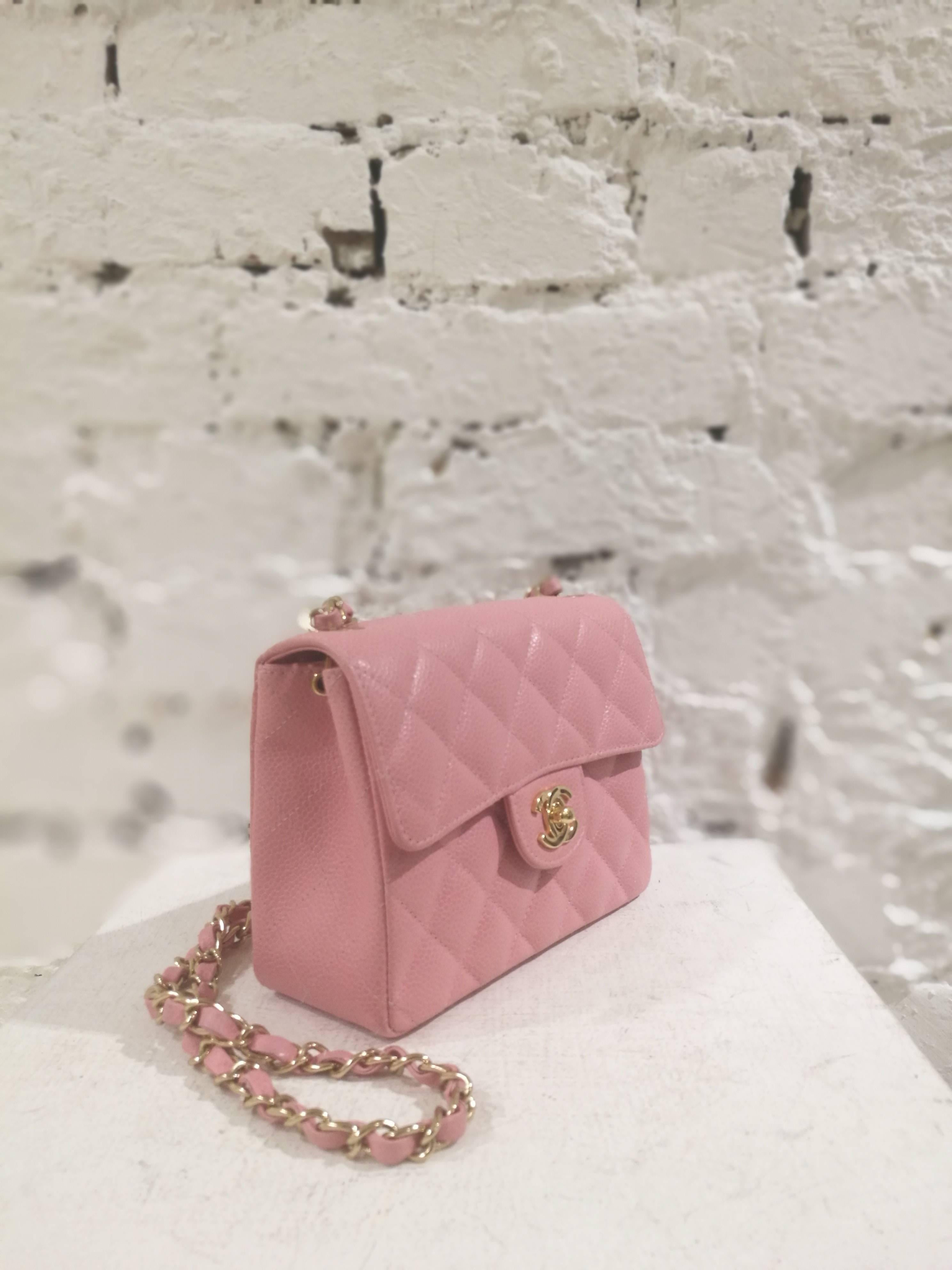 Chanel pink caviar leather shoulder bag
gold tone hardware