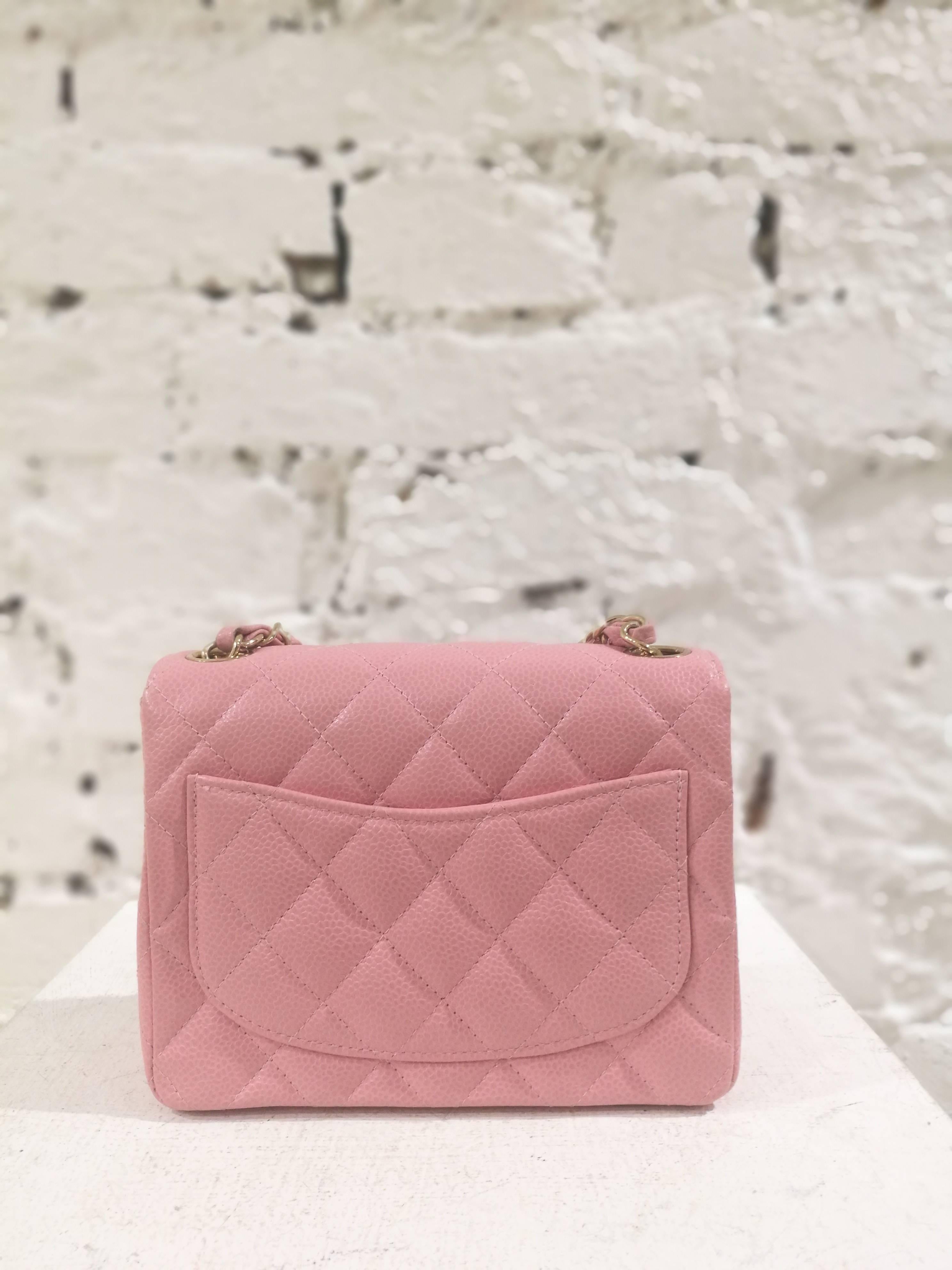 Chanel pink caviar leather mini shoulder bag In Excellent Condition In Capri, IT