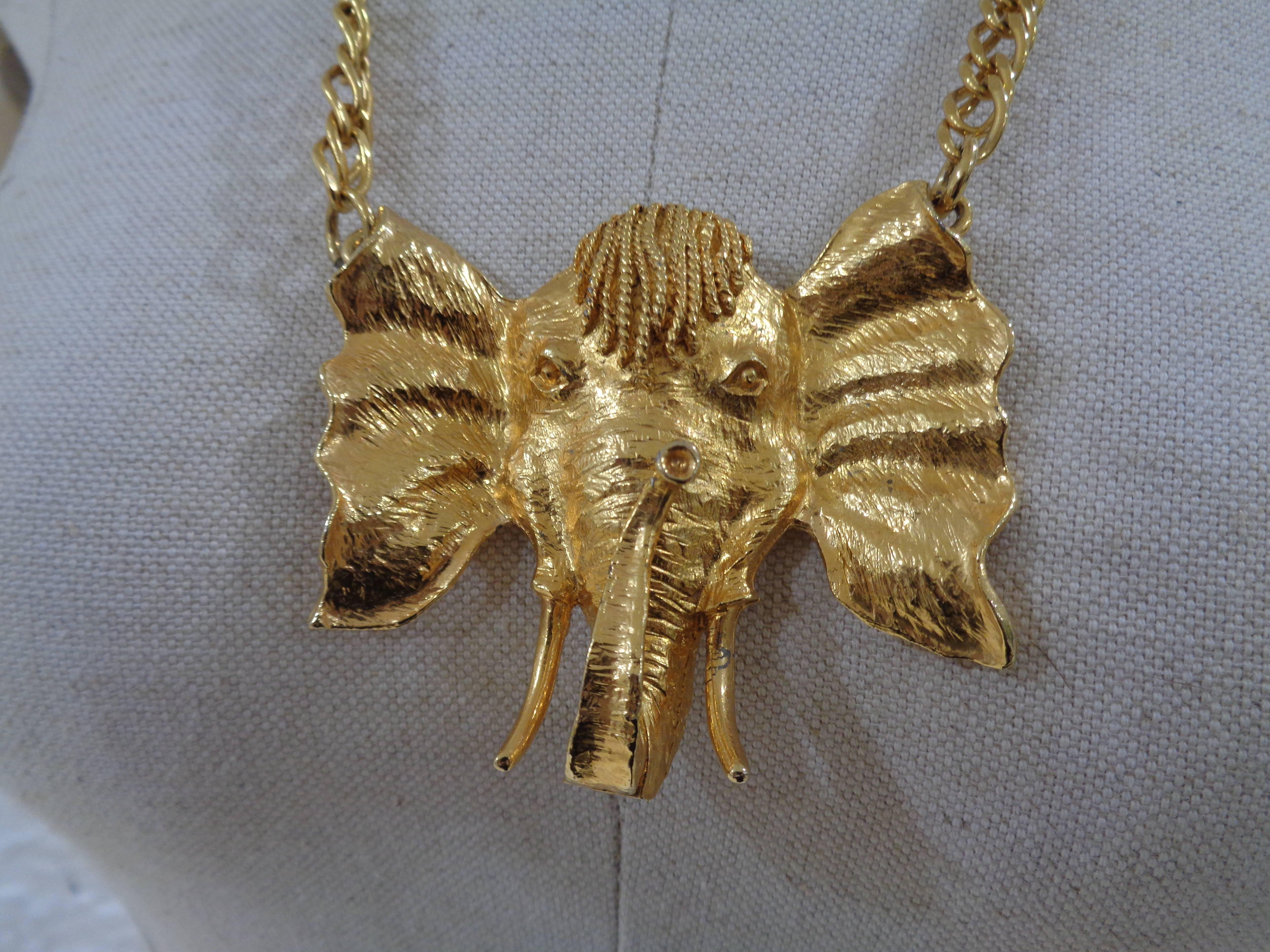 Women's or Men's 1970s Gold tone elephant pendant necklace