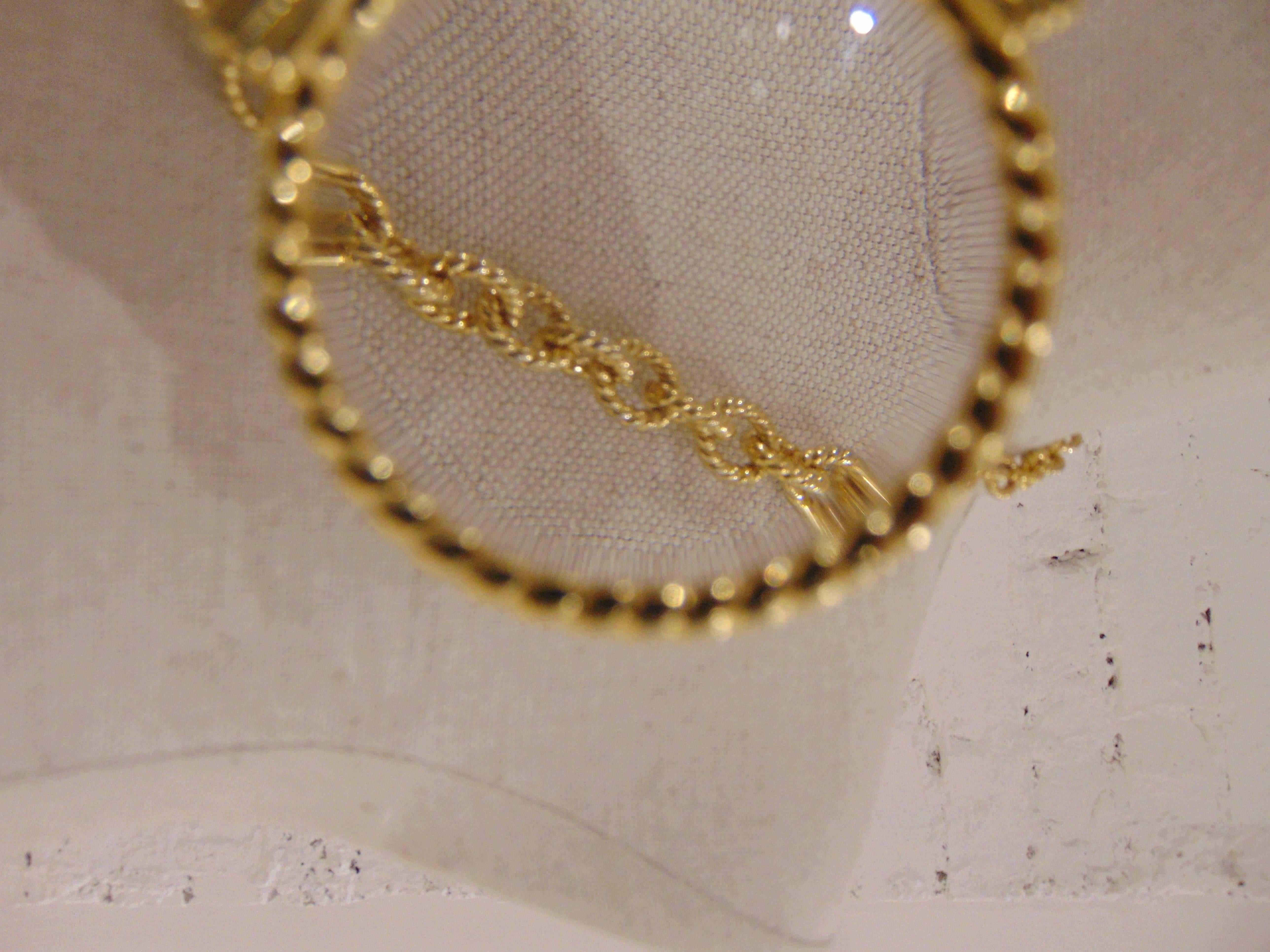 Women's or Men's Unique and Rare Gold tone pendant magnifying glass pendant necklace