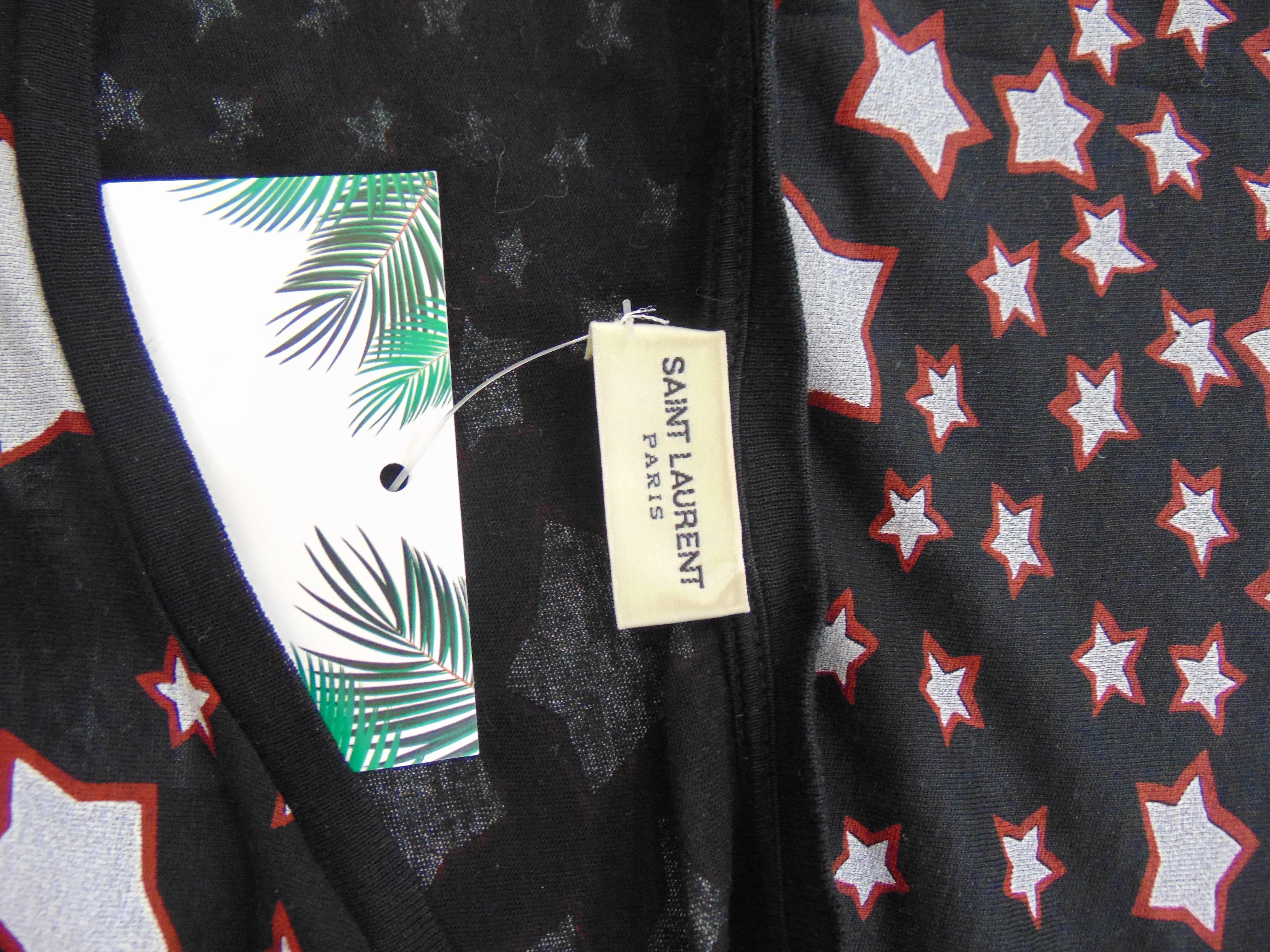 Yves Saint Laurent T-Shirt mit schwarzen Sternen aus Baumwolle im Angebot 1