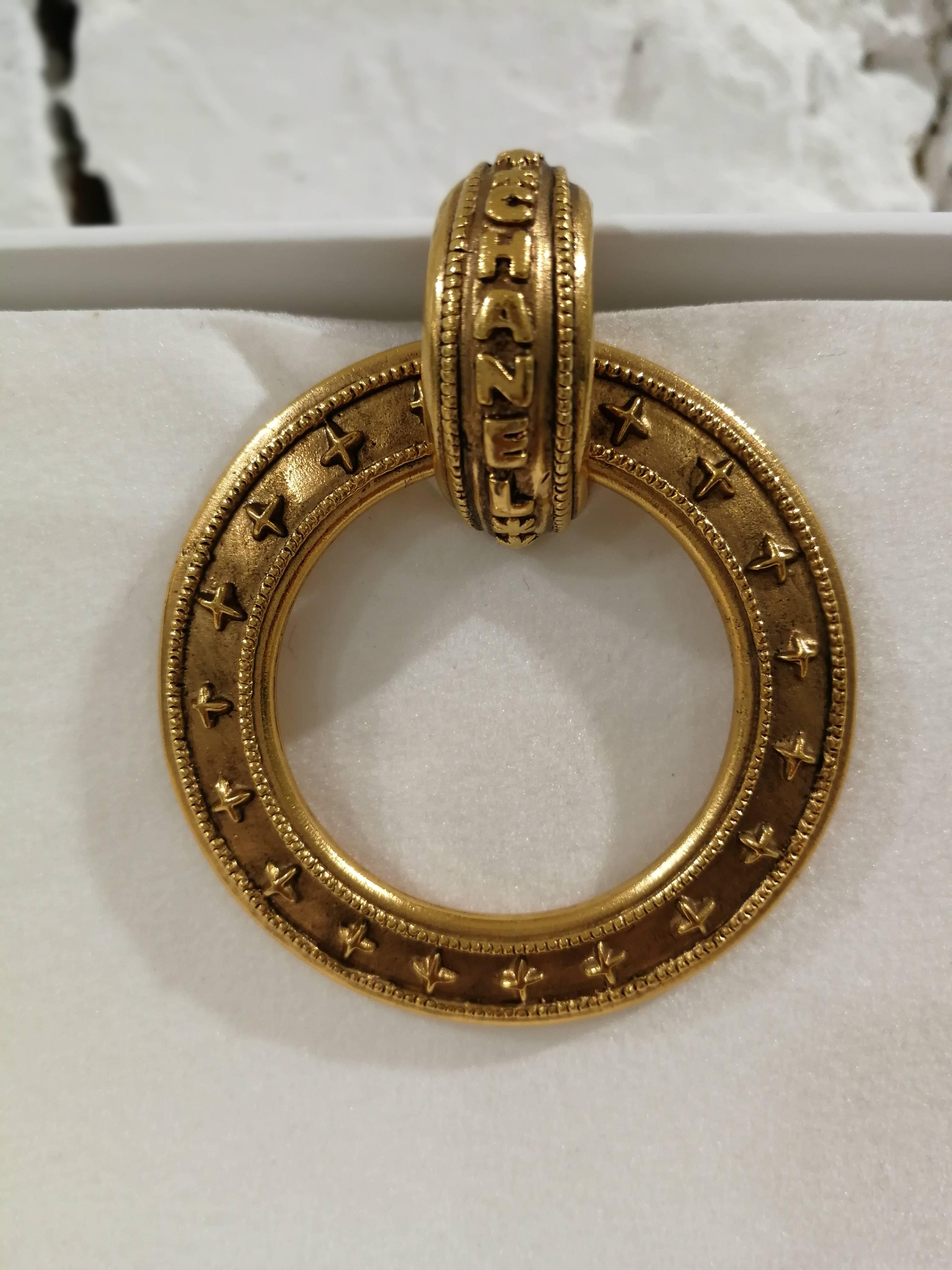 Chanel gold tone clip-on earrings 3