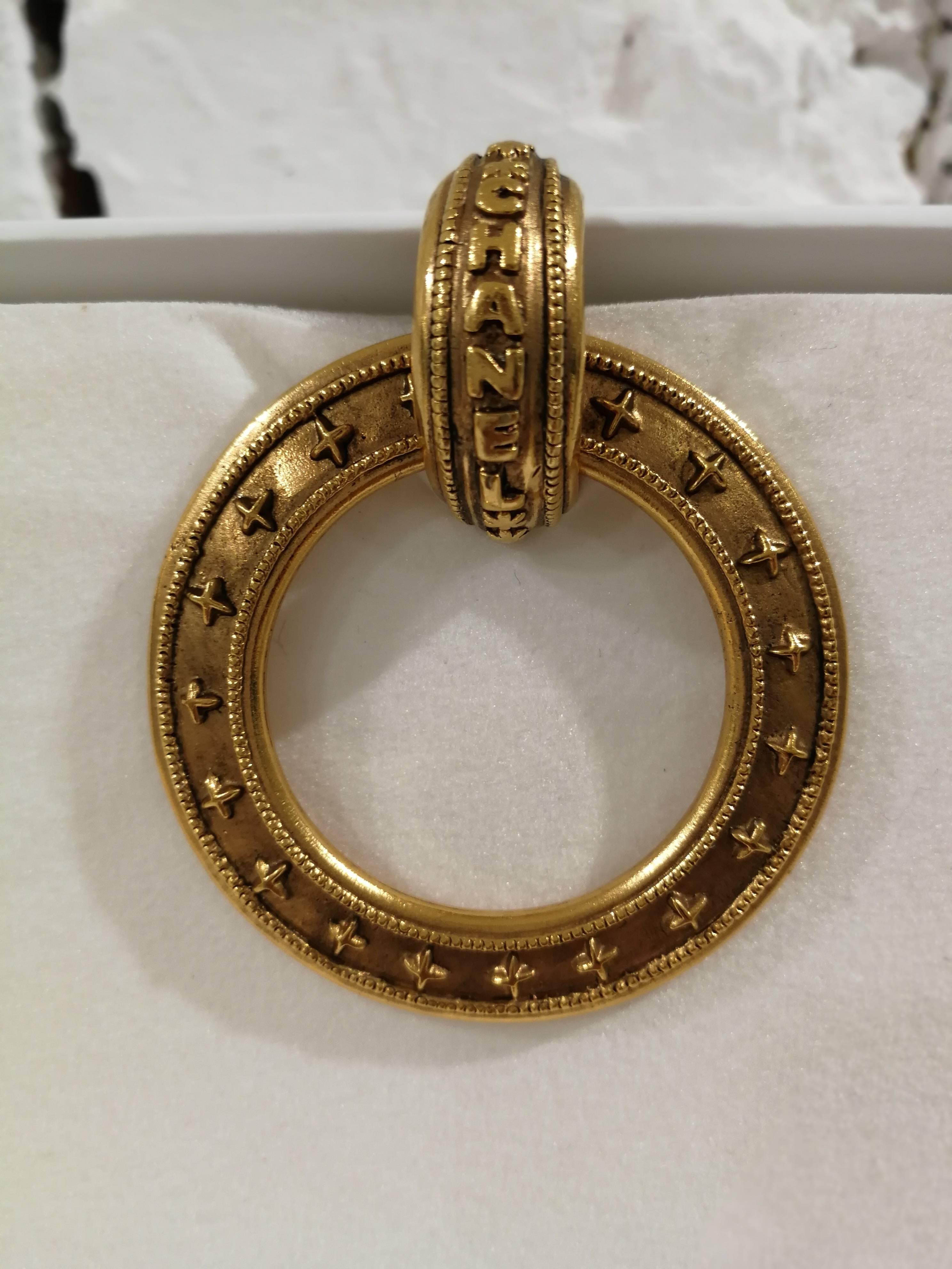 Chanel gold tone clip-on earrings 4