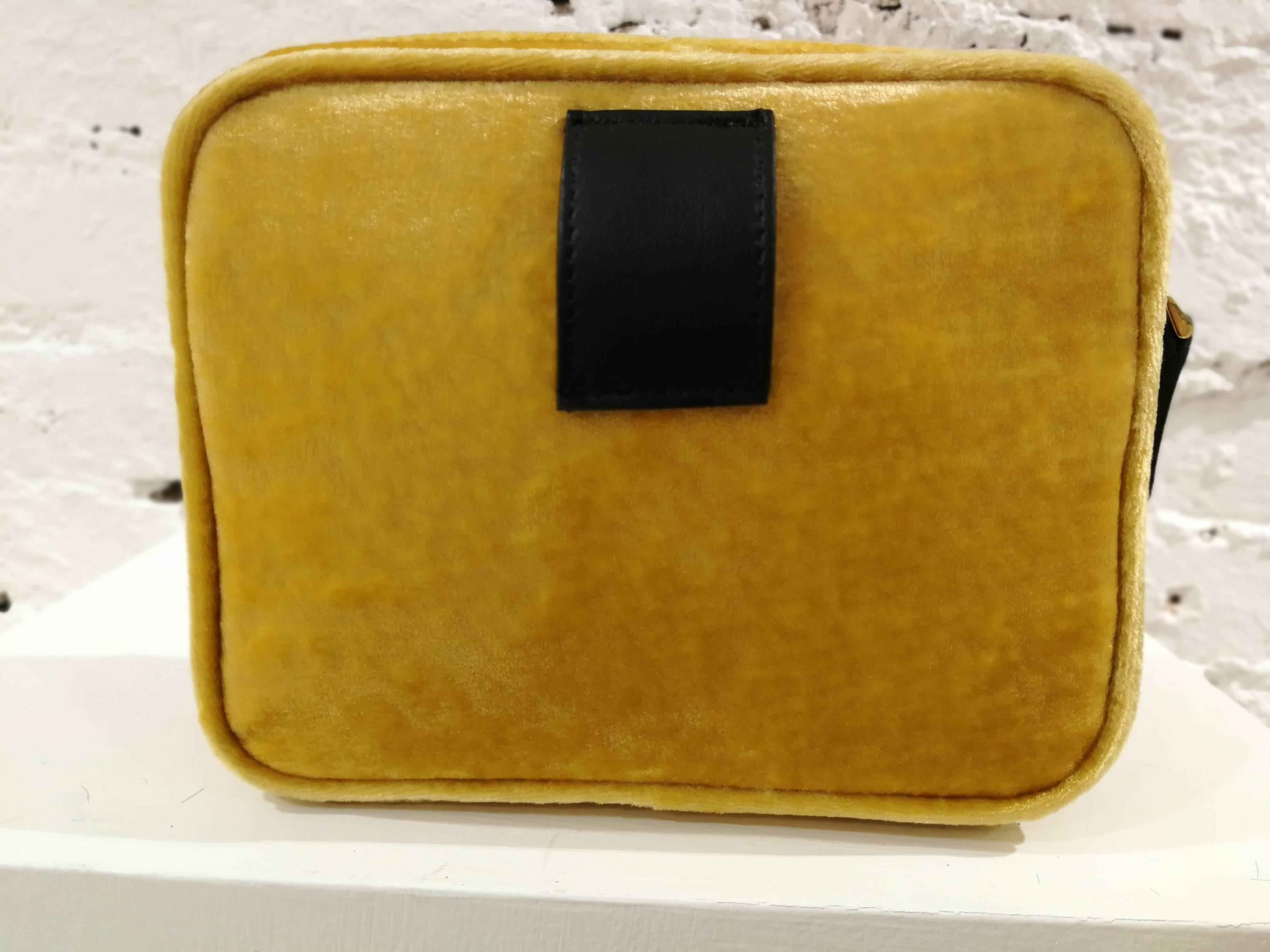 Lisa C. bijoux Fanny Pack Shoulder Yellow Velvet Bag 3