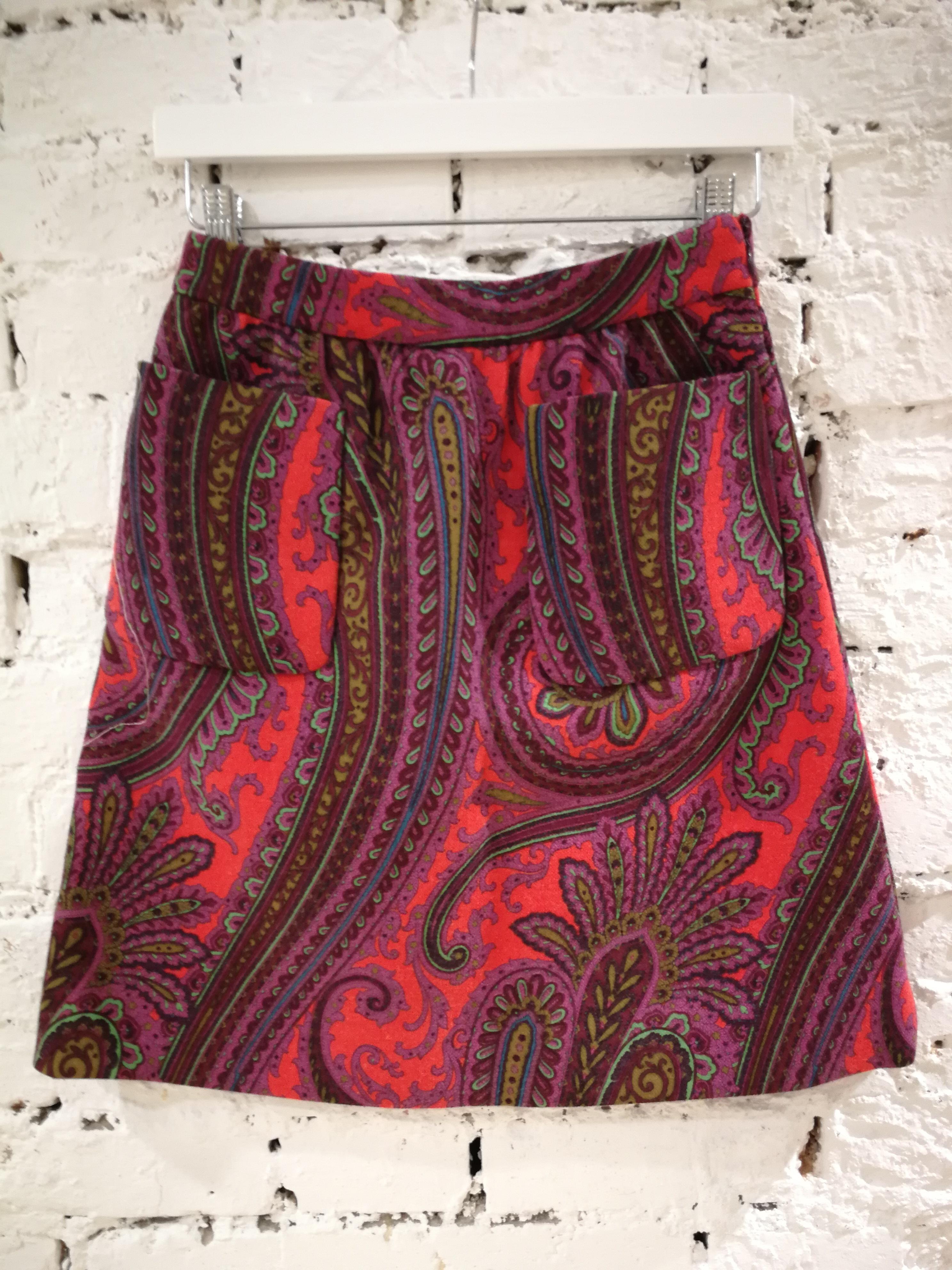 Miu Miu multicoloured Wool Skirt

Totally made in italy 

Waist 66 cm
total lenght 47 cm