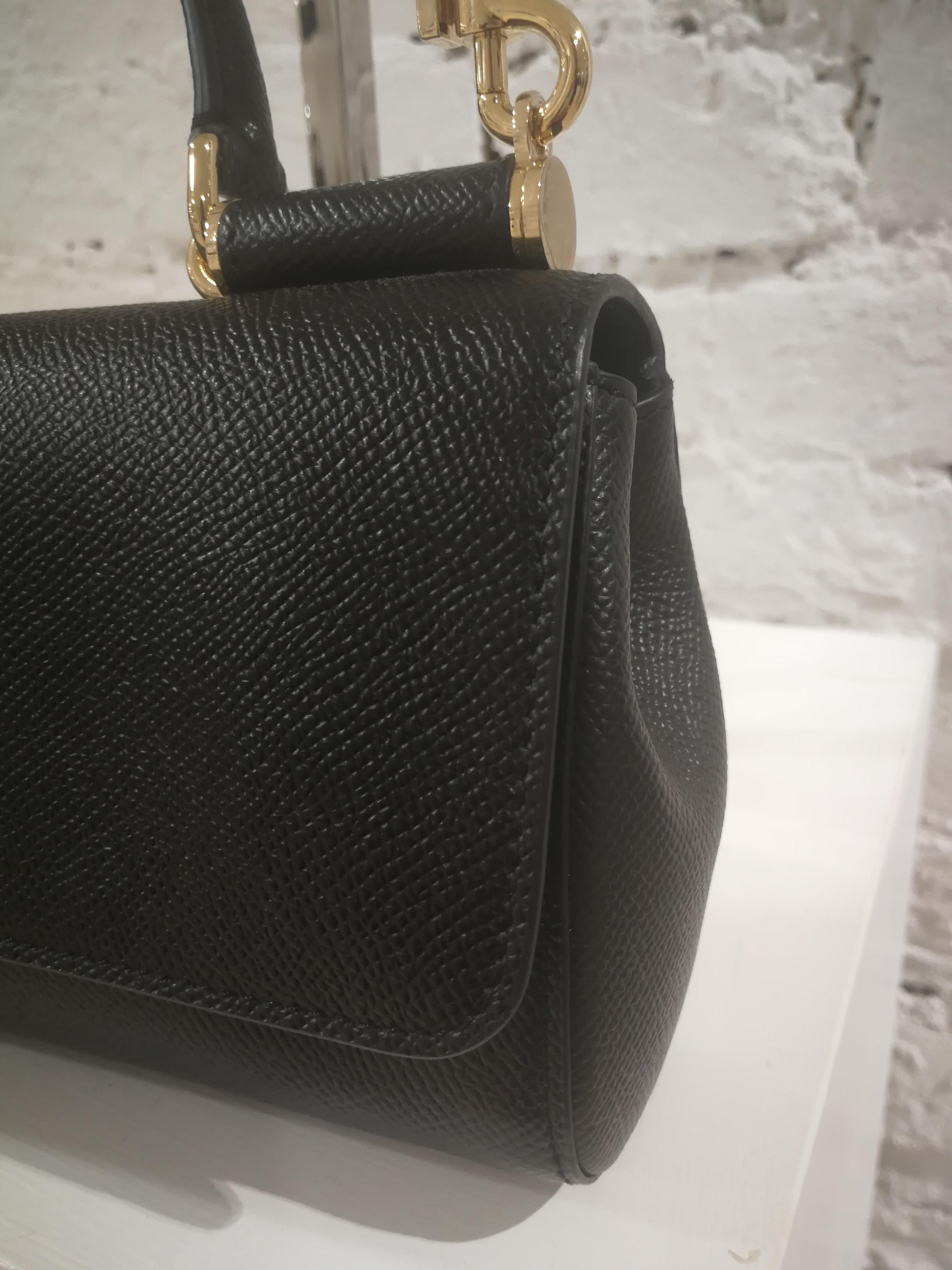 Dolce & Gabbana Black Leather Shoulder Bag NWOT In New Condition In Capri, IT
