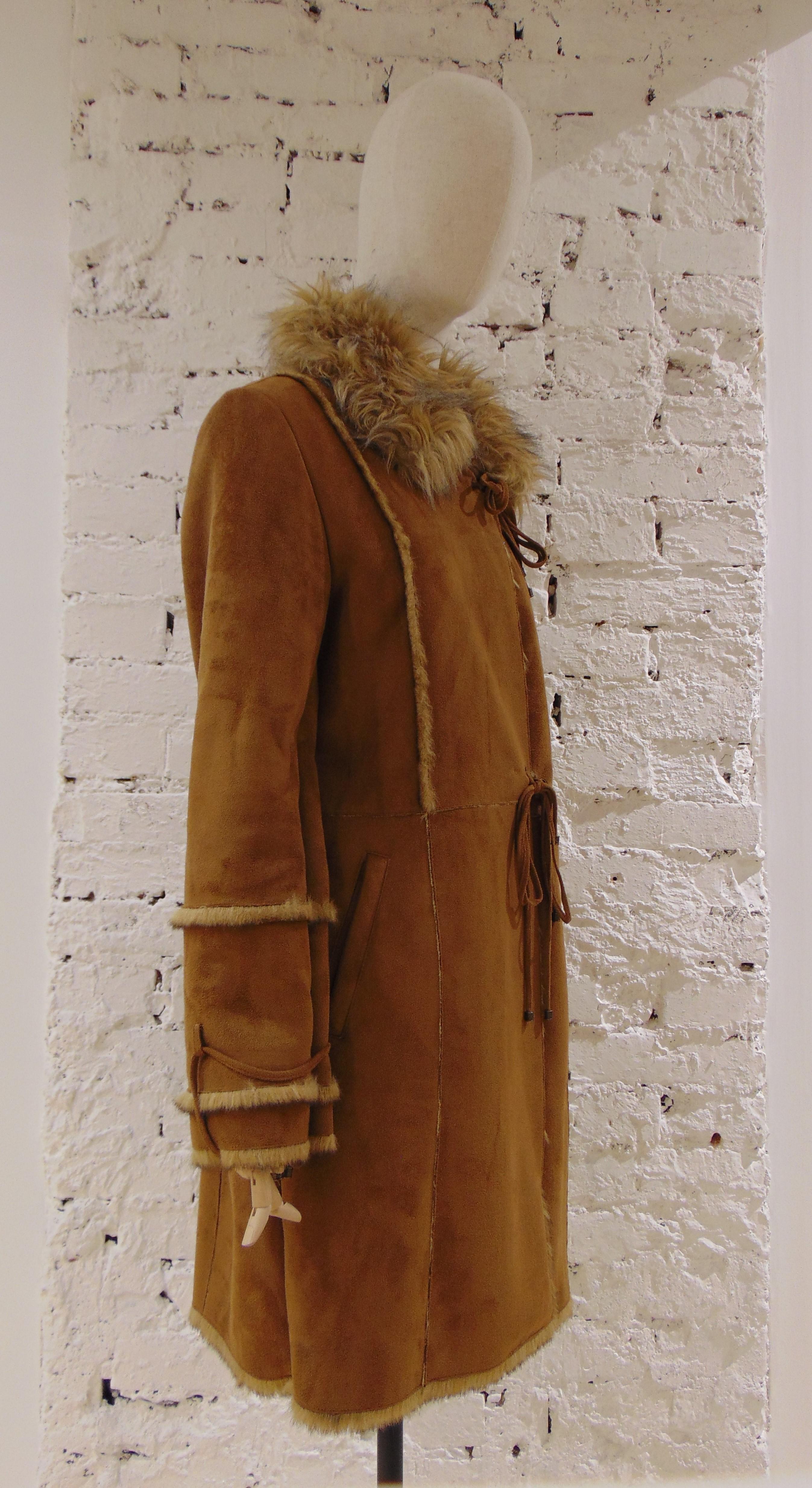 Balmain Brown Coat
totally made in france
fur free
composition polyester and polyacrylic 
Size Large