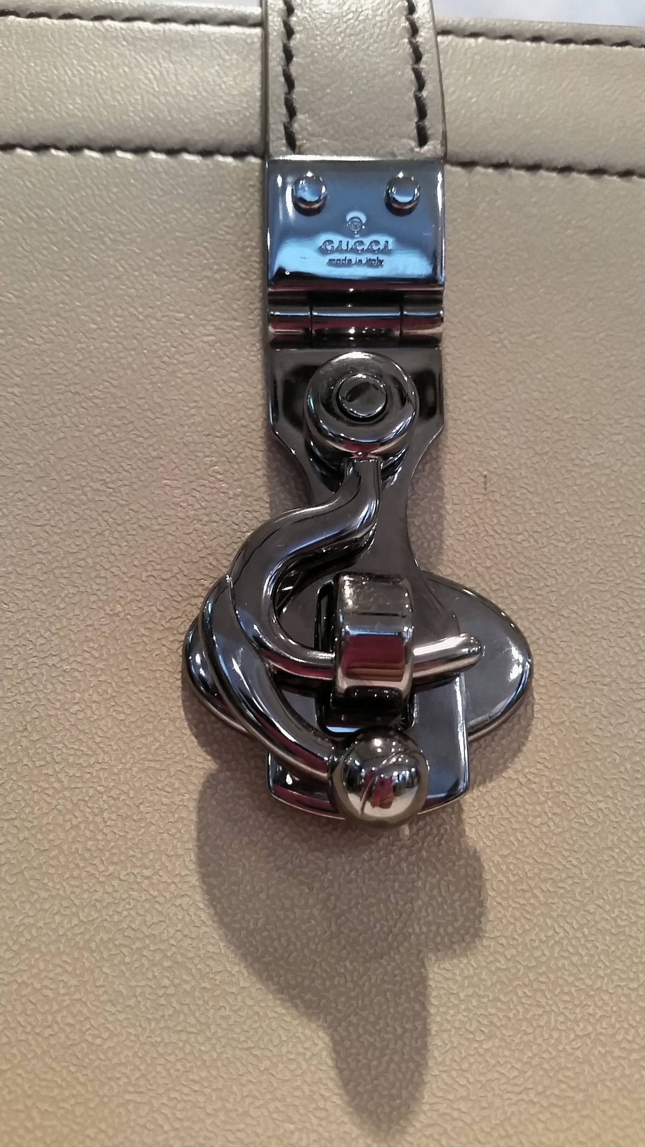 2000s Gucci Light Beige Leather Bag