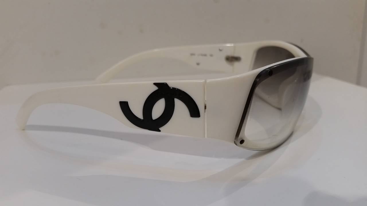 Gray 1980s Chanel black & white sunglasses