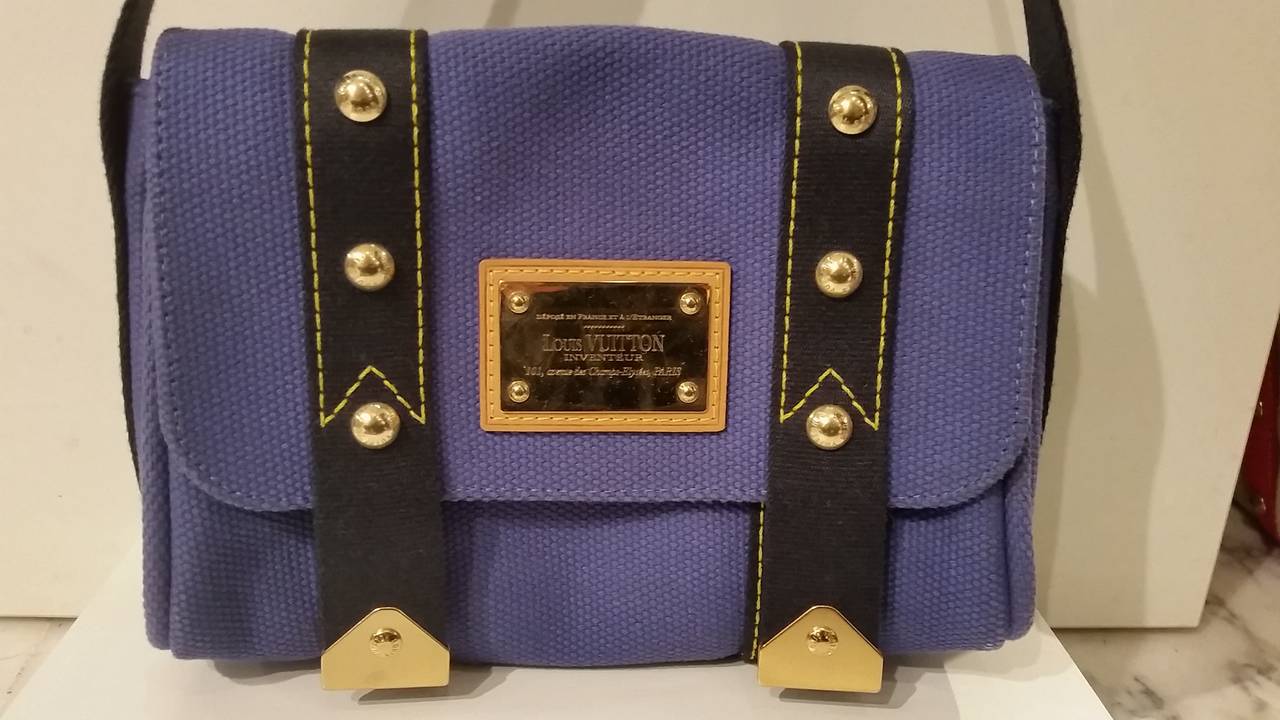 2000s Louis Vuitton blu cabas bag  
Code: MI1015
