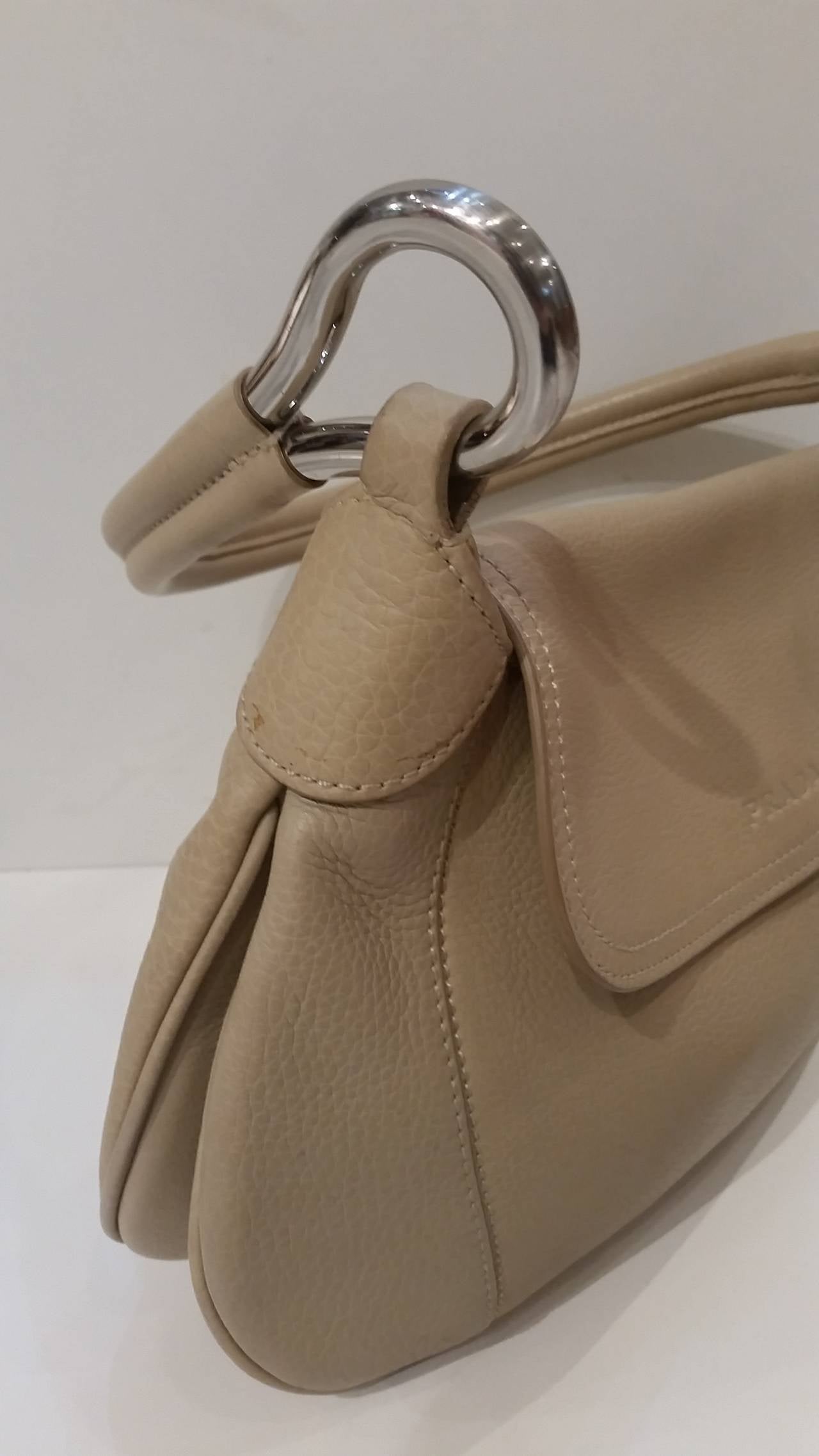 2000s Prada beije leather bag In Excellent Condition In Capri, IT
