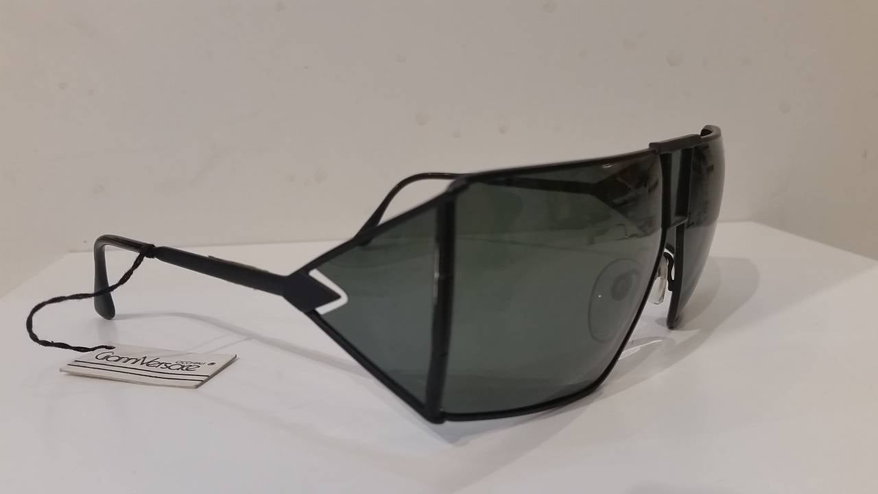 1980s Gianni Versace black sunglasses In New Condition In Capri, IT