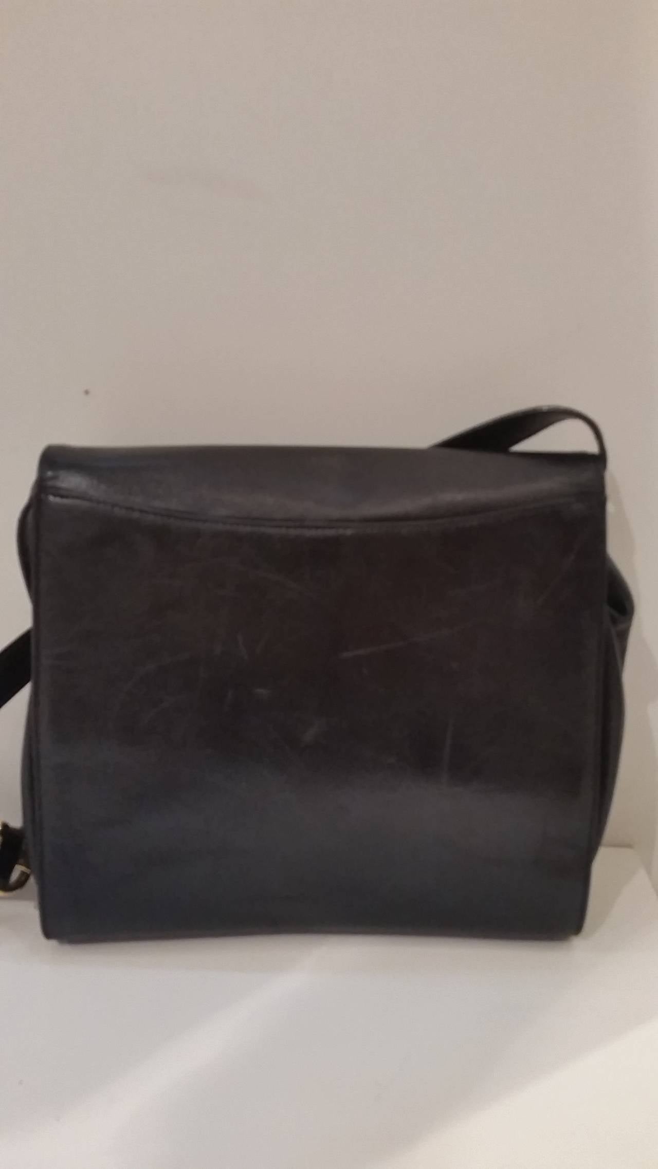 Women's 1980s Salvatore Ferragamo black leather shoulder bag