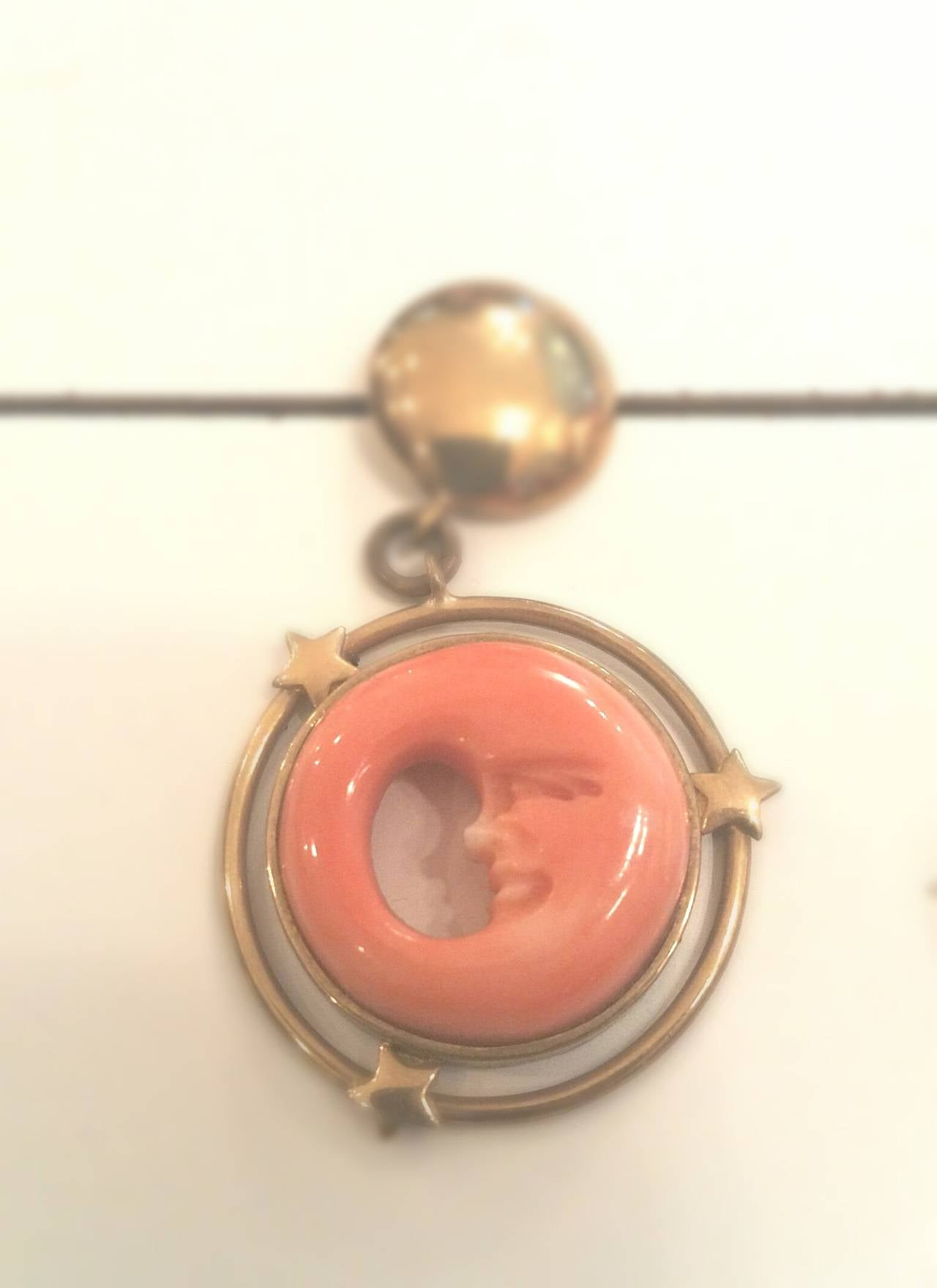 Boucles d'oreilles corail lune en or 18k des années 1980 totalement artisanales