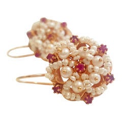 1950s 12kt gold Earrings with pearls and rubins 8