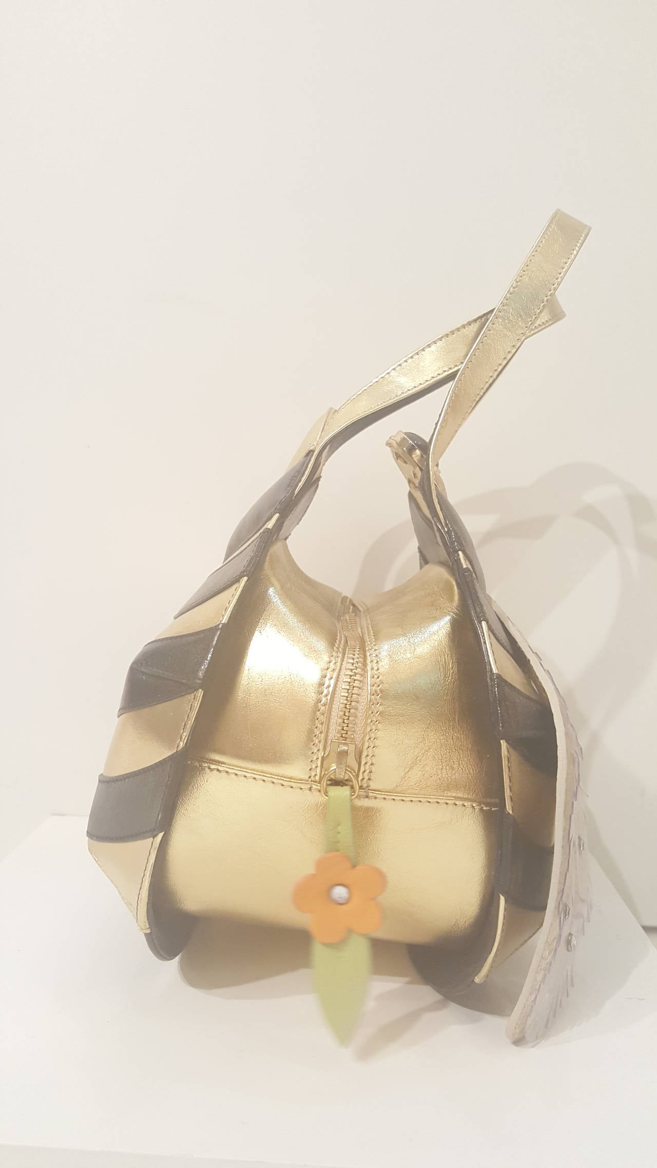 bee shaped purse