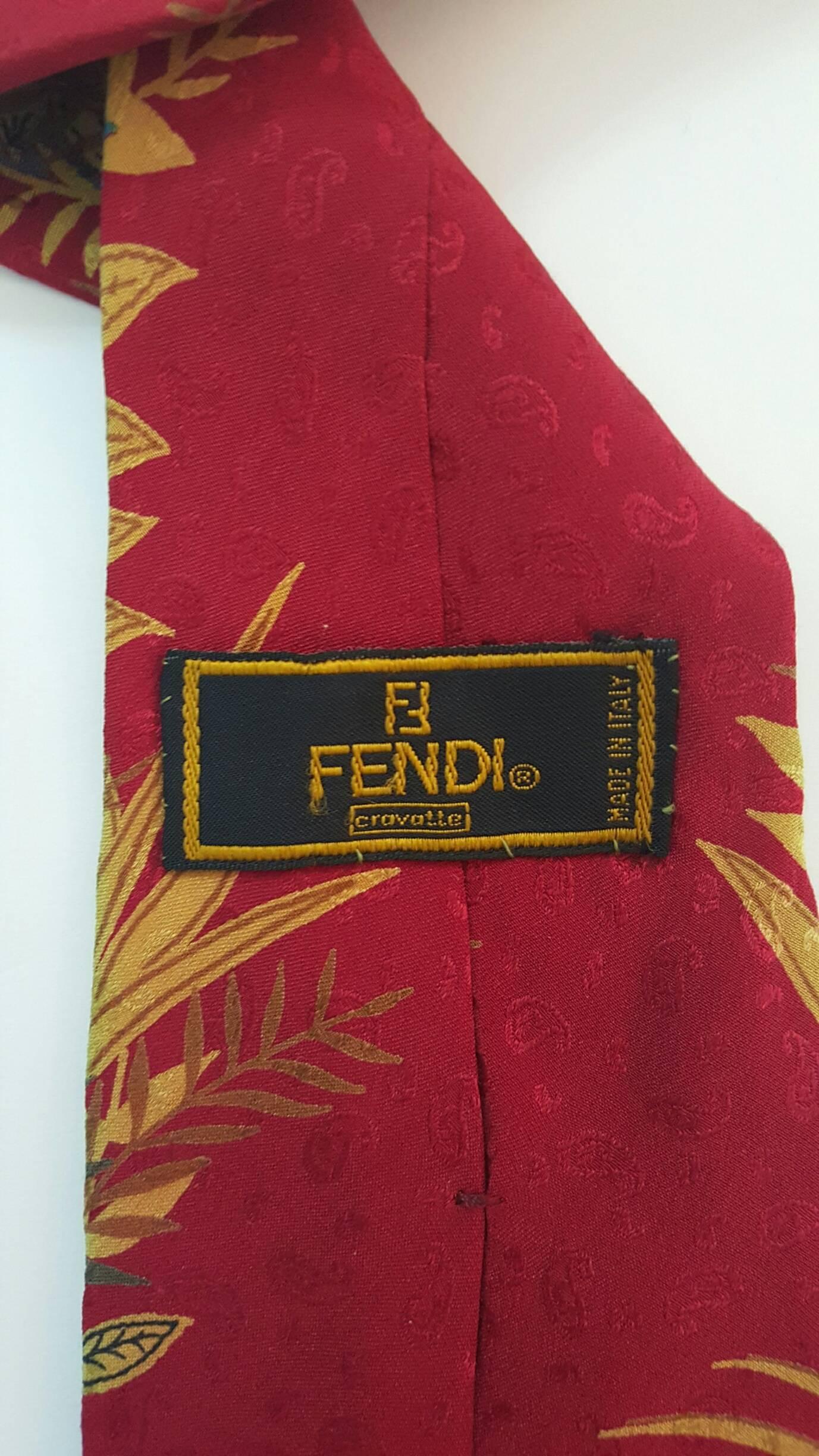 1990s Fendi red leaves tie In Excellent Condition In Capri, IT