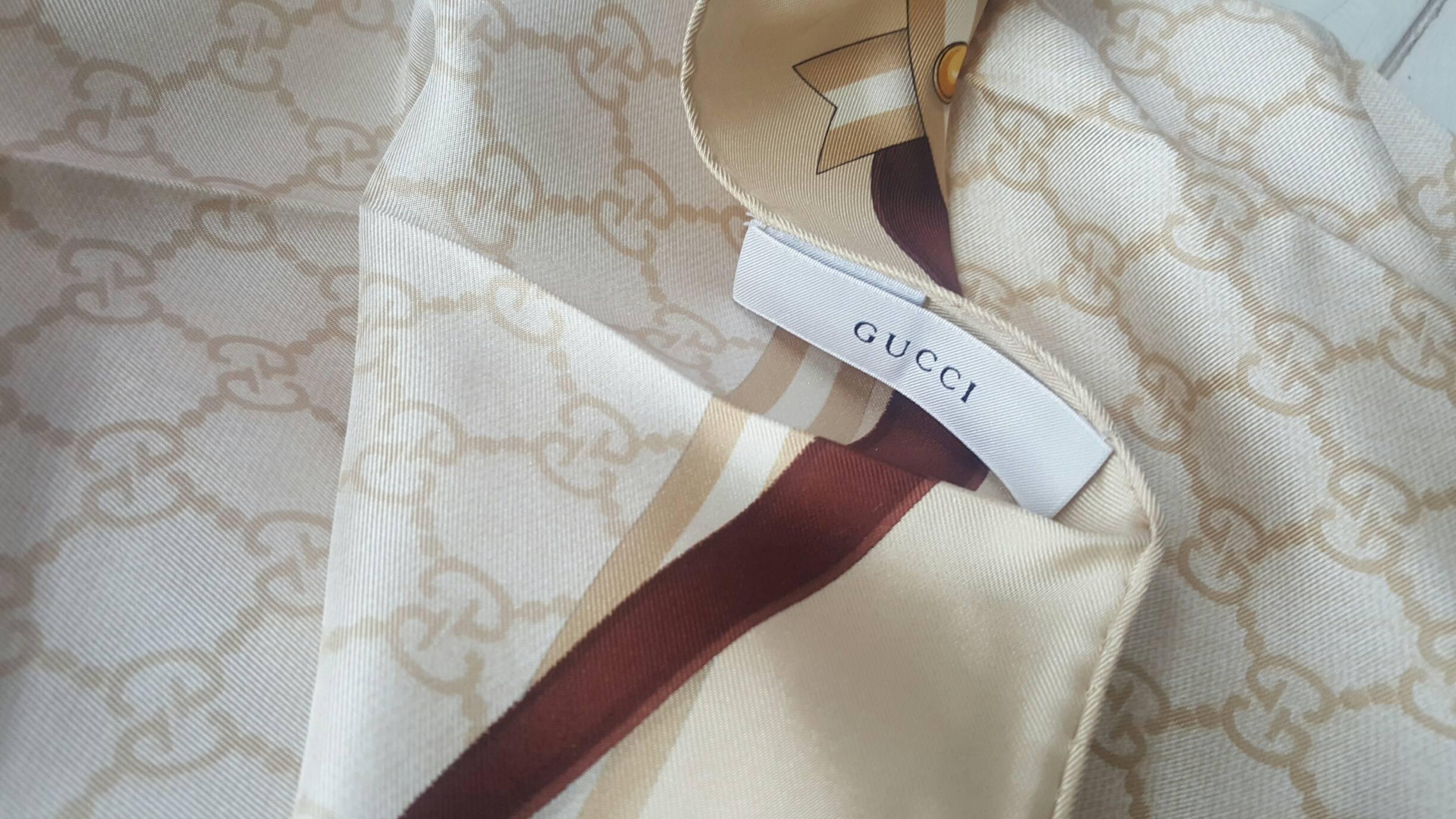 2000s Gucci beije foulard In Excellent Condition In Capri, IT