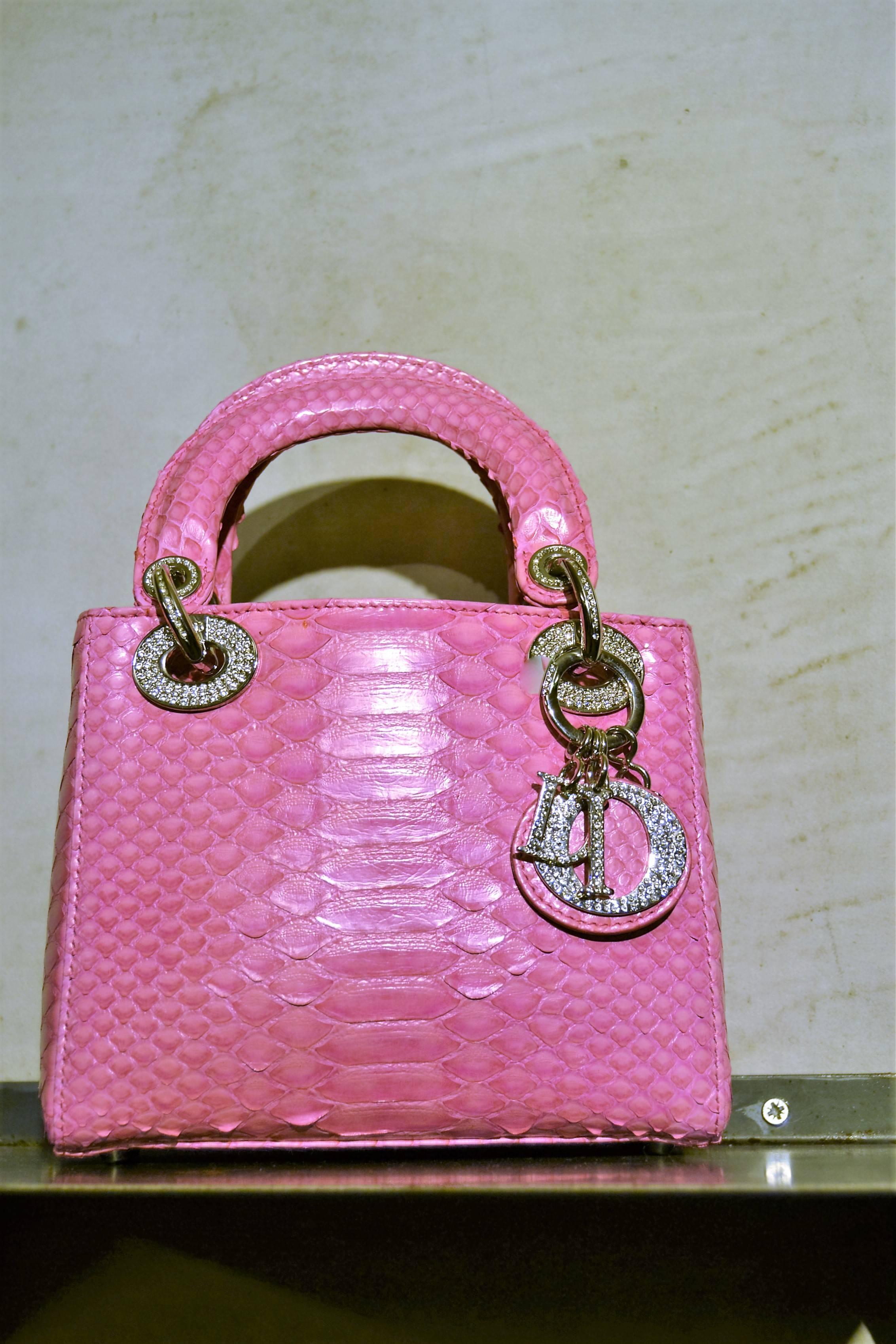 2000er Christian Dior rose mini Dior in Python mit Swarovski auf beiden Seiten und silberner Hardware