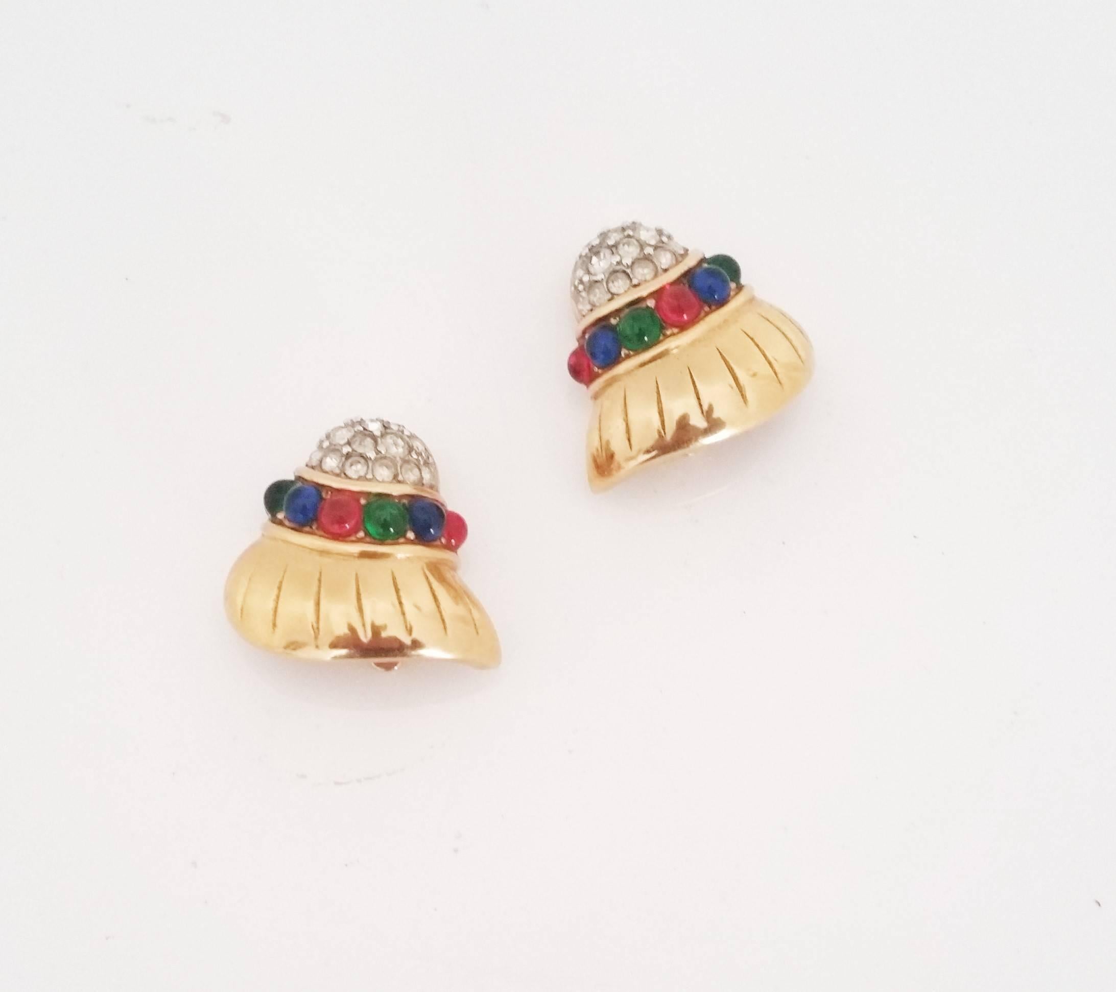 1980s Nina Ricci clip seashell earrings with cabochon stones  In Excellent Condition In Capri, IT