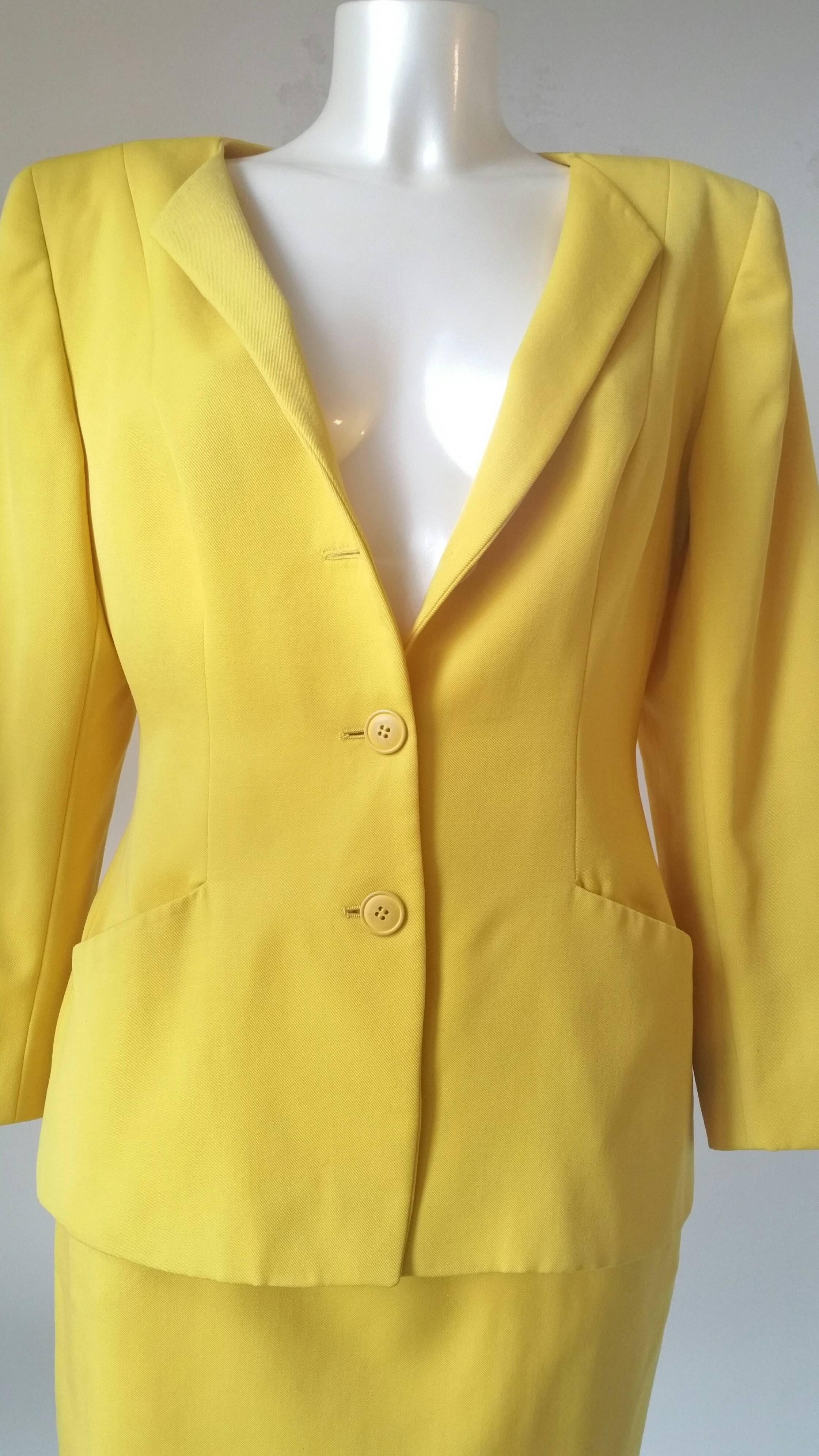 1980s Christian Dior yellow suit  
Jacket with Skirt
Size:  italian size 44
Totally made in 