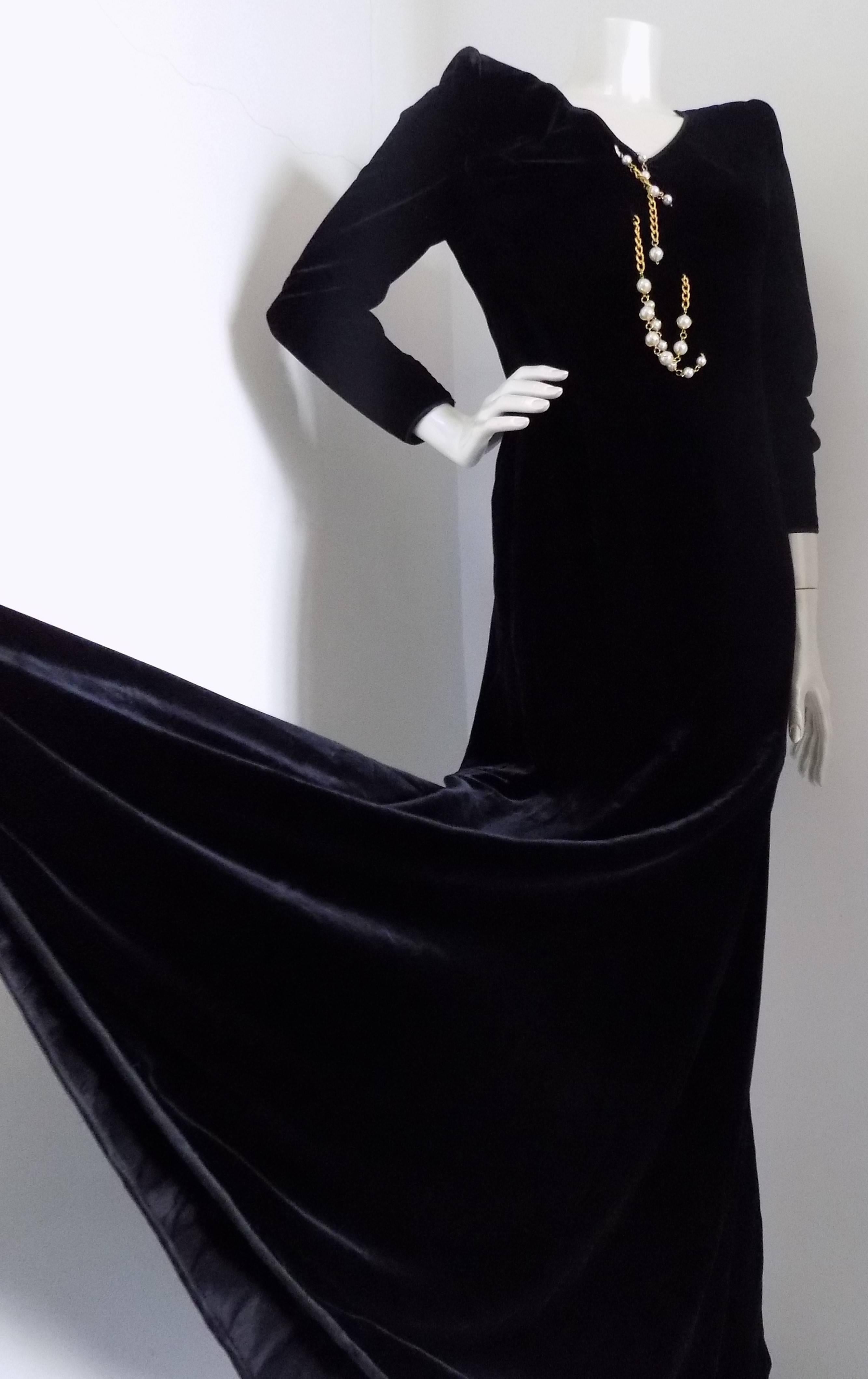 Black 1970s Valentino black long dress with white pearls