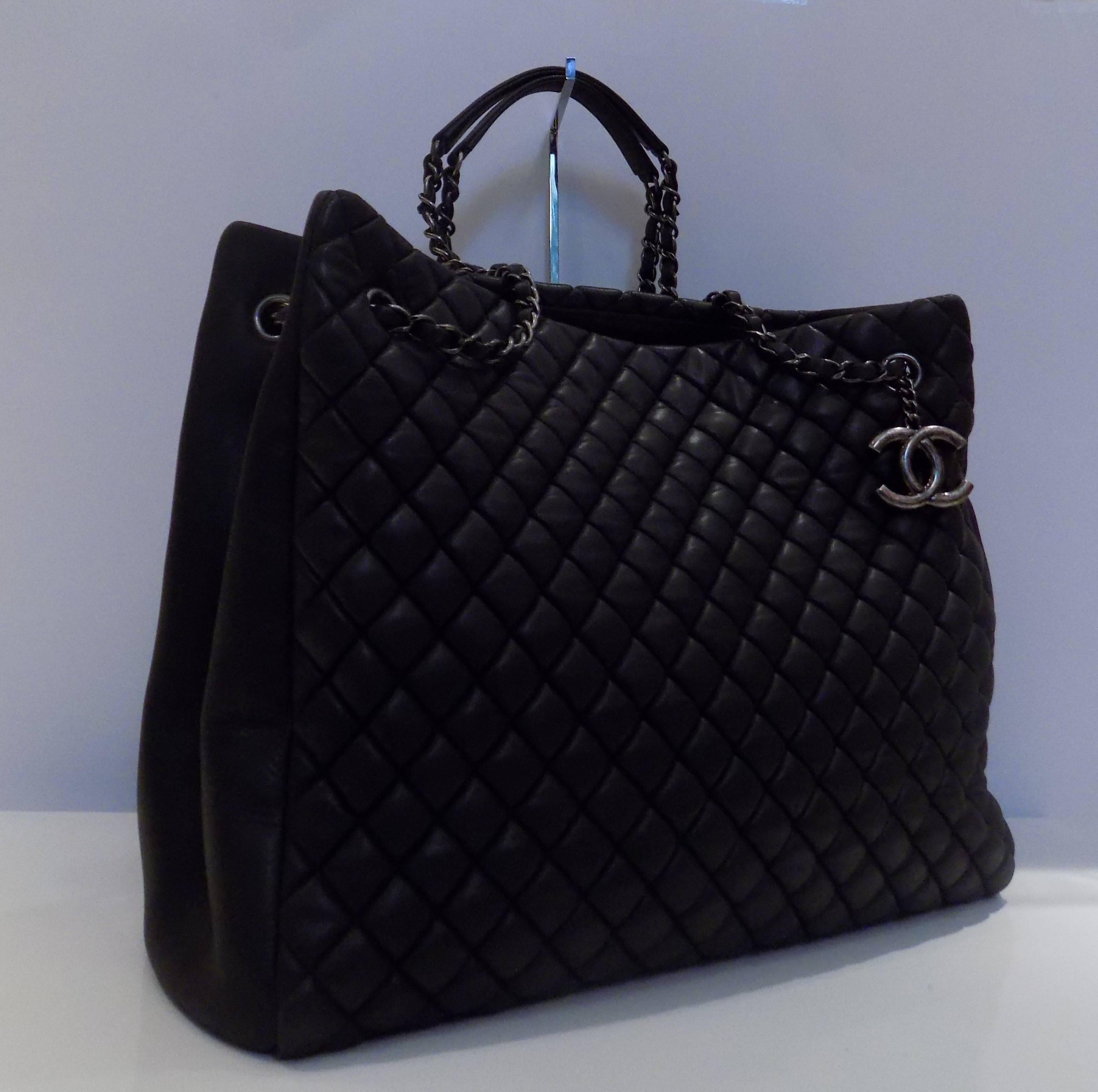 Chanel Iridescent Caviar Black Bag  In New Condition In Capri, IT