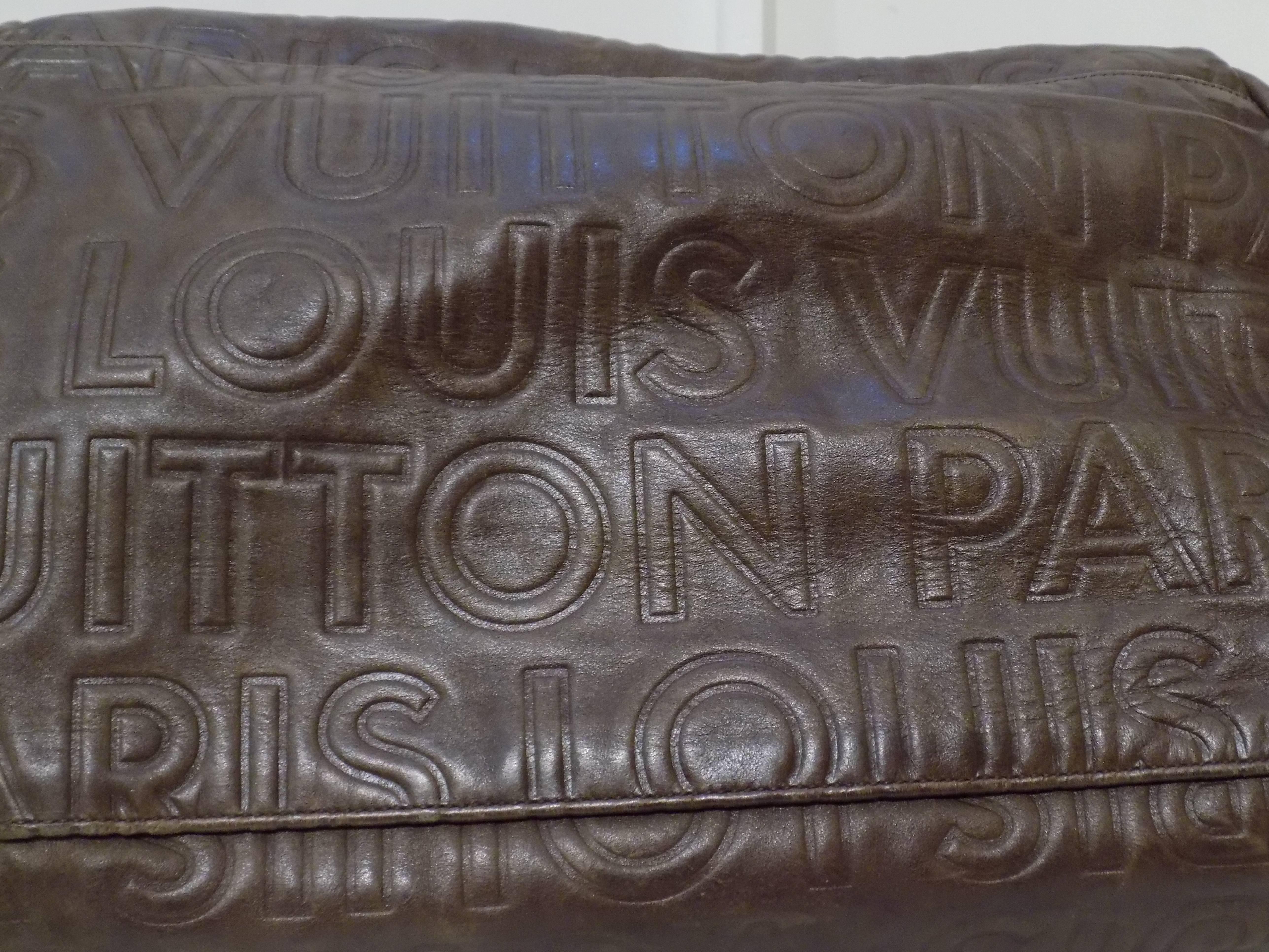 Louis Vuitton Brown Leather Bag
Shoulder bag total lenght 43 cm
