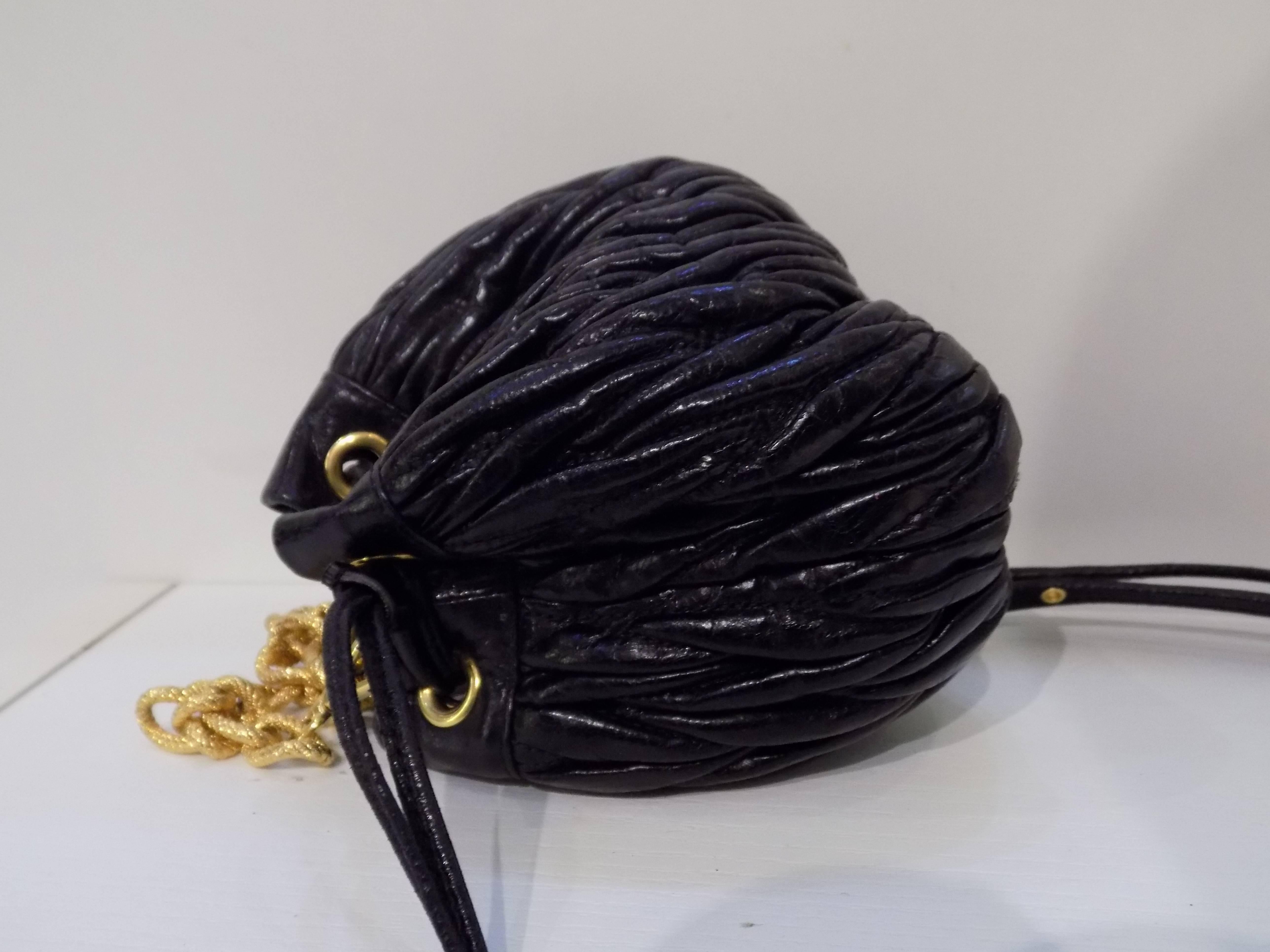 Miu Miu Black Small Shoulder Bag
TShoulder bag total lenght 114 cm