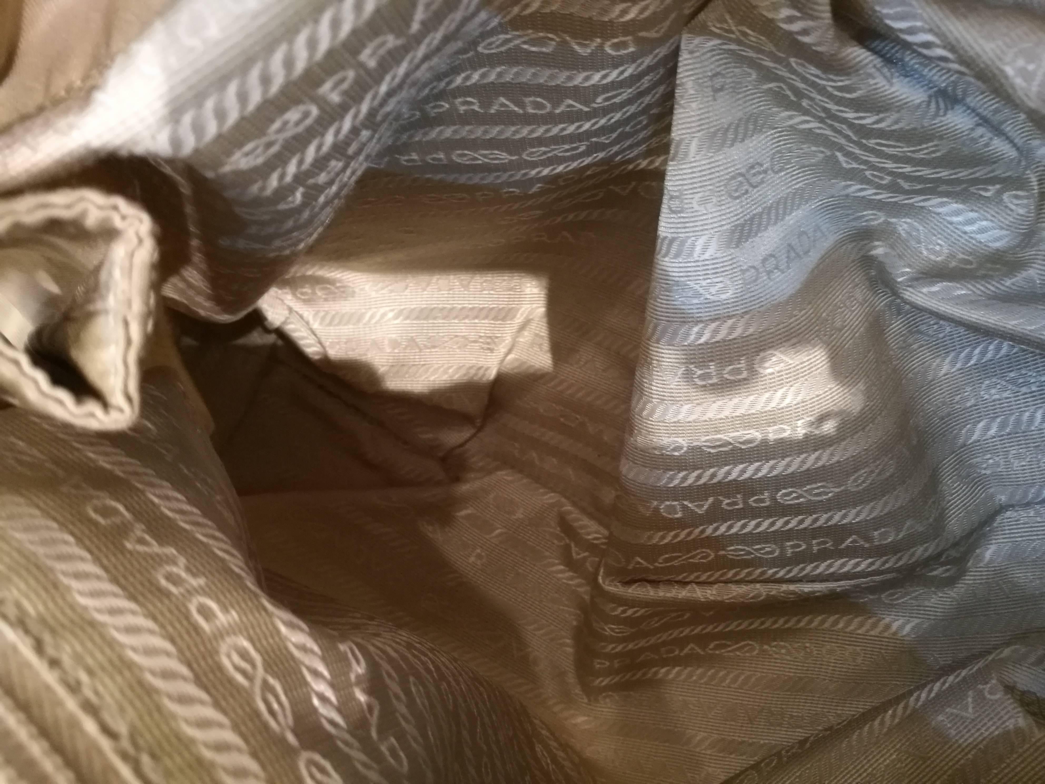 Women's 1990s Prada beije Textile bag