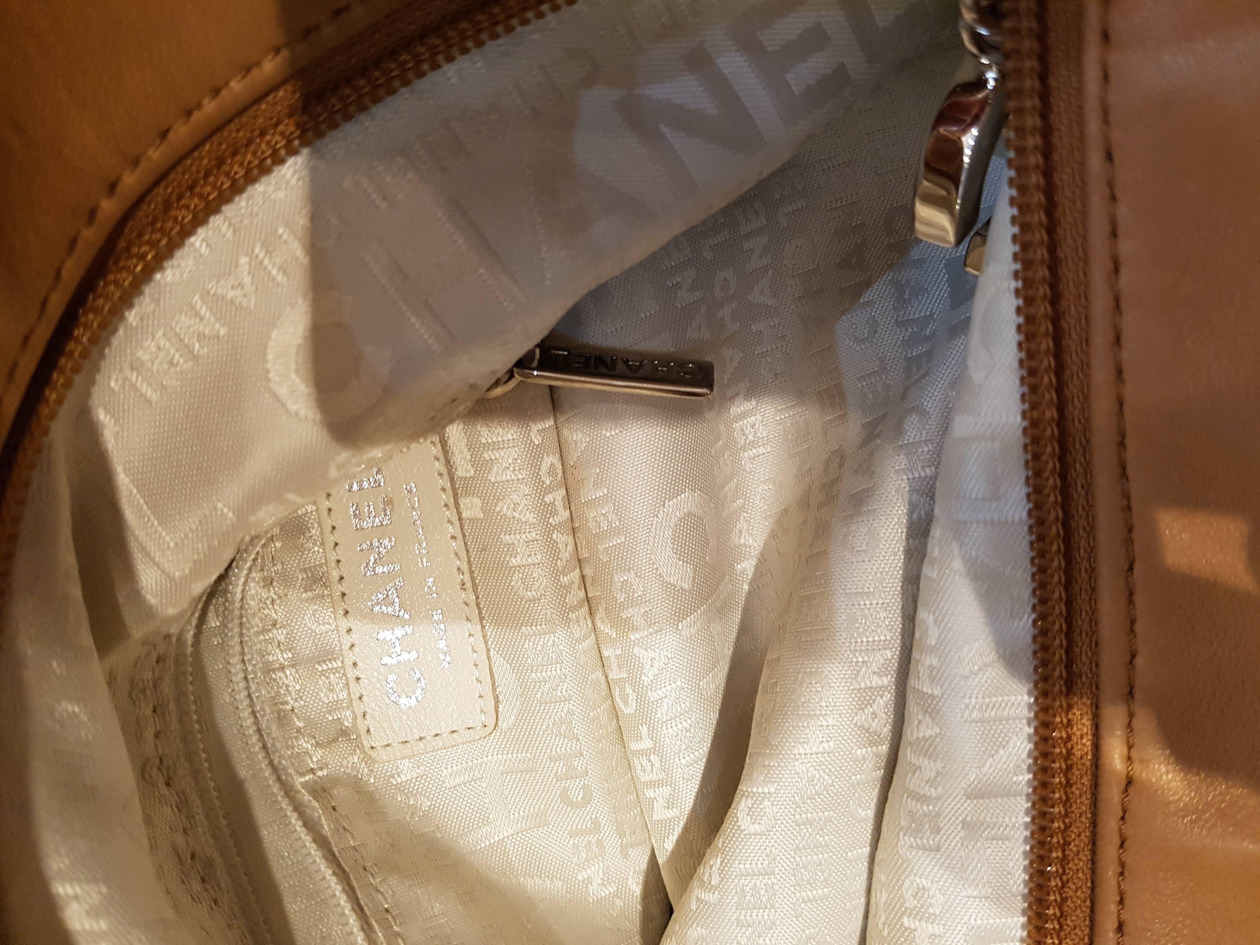 Women's 1990s Chanel powder tone Lambskin leather shoulder bag