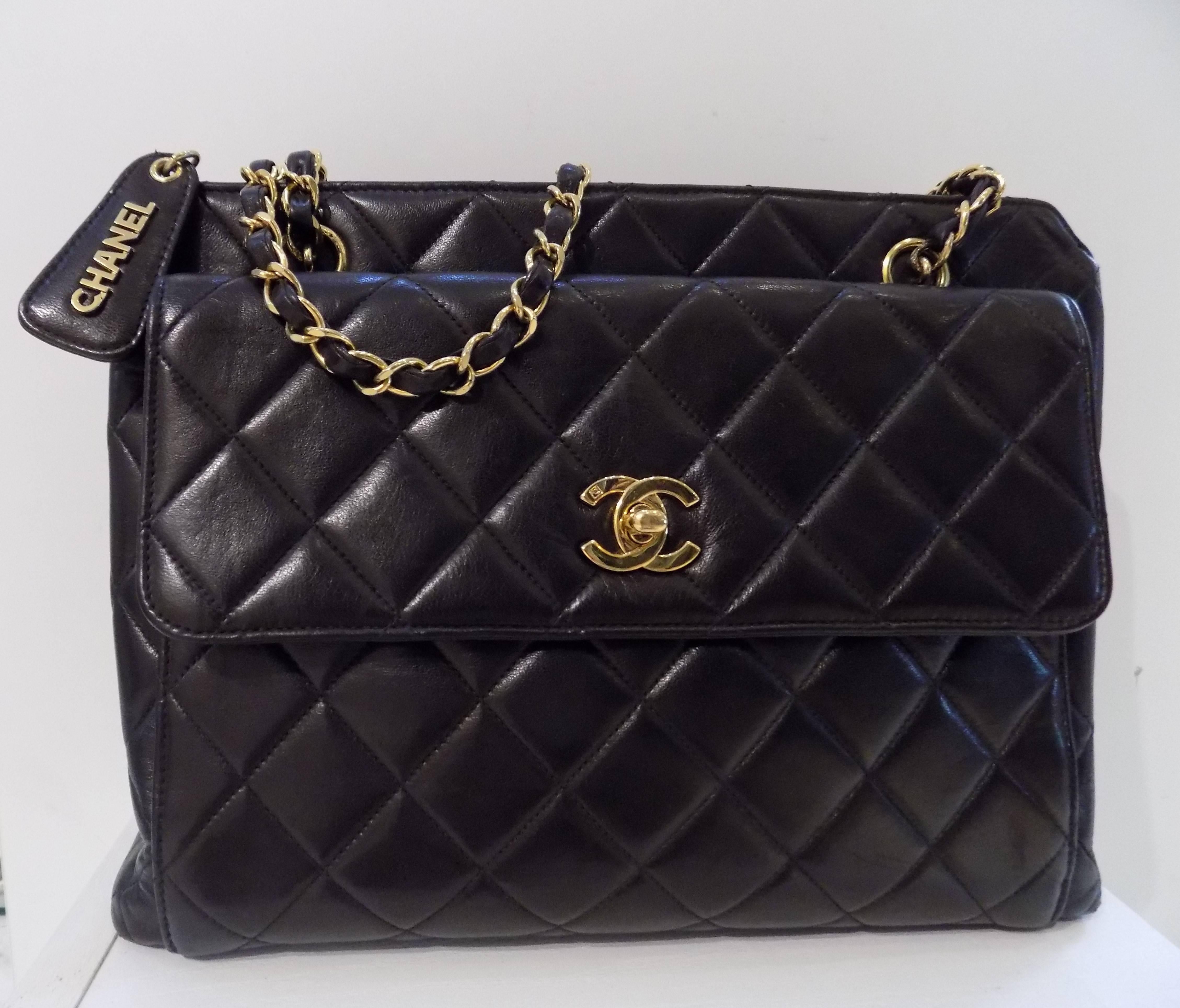 Women's or Men's Chanel Black Lambskin Leather Bag