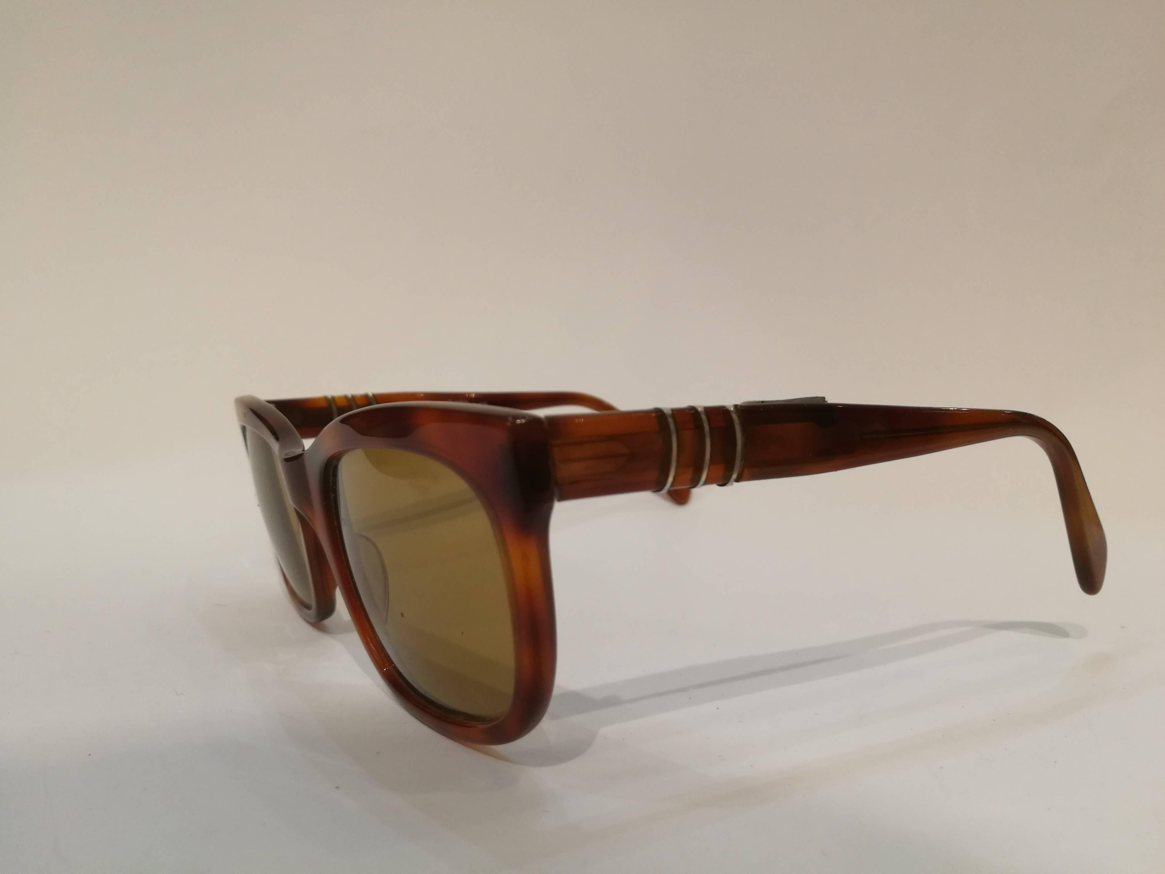 1980s Persol for Ratti vintage sunglasses
Unworn
Brown tone