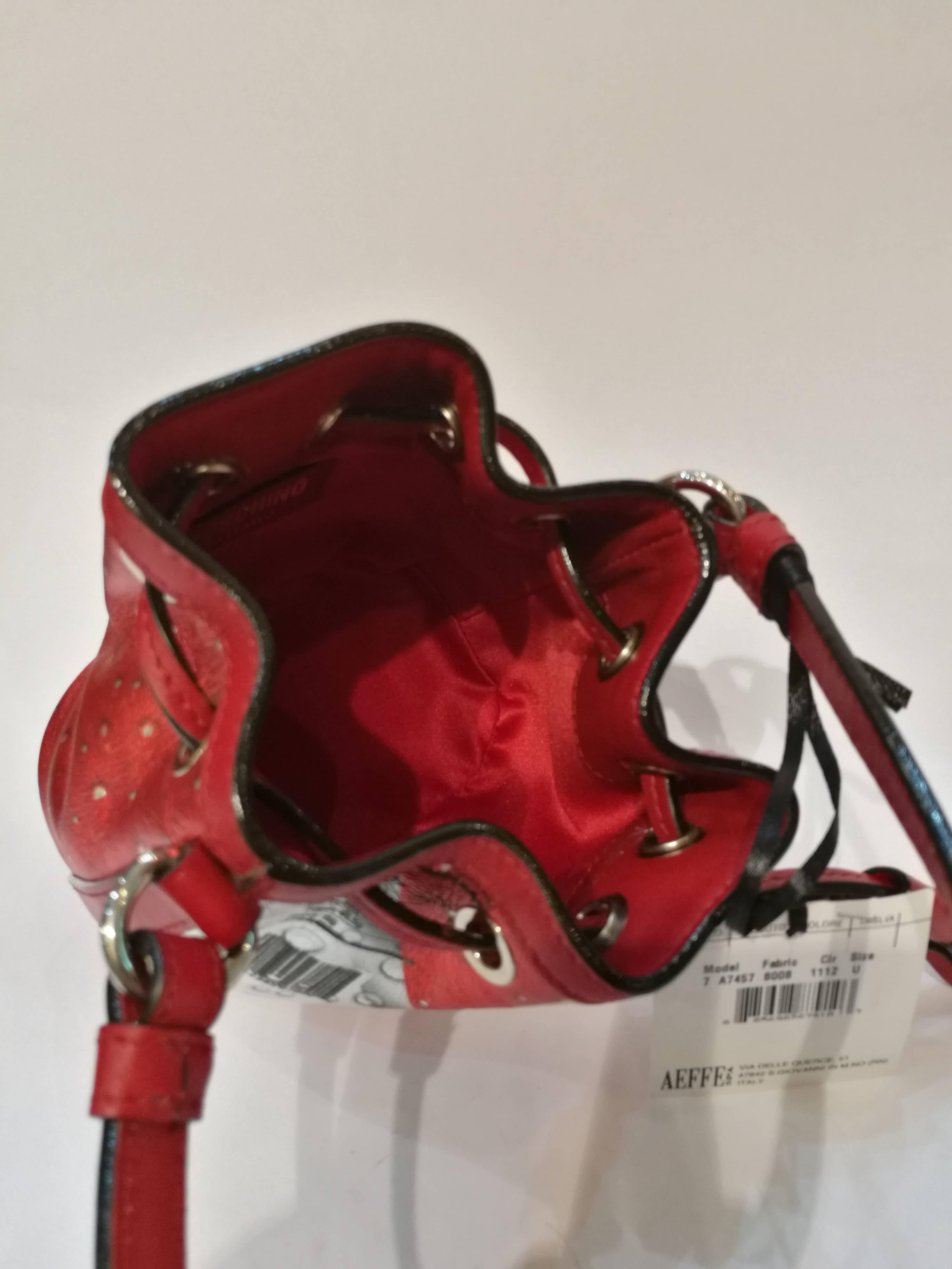 Moschino Red Coca Cola Satchel NWOT In New Condition In Capri, IT