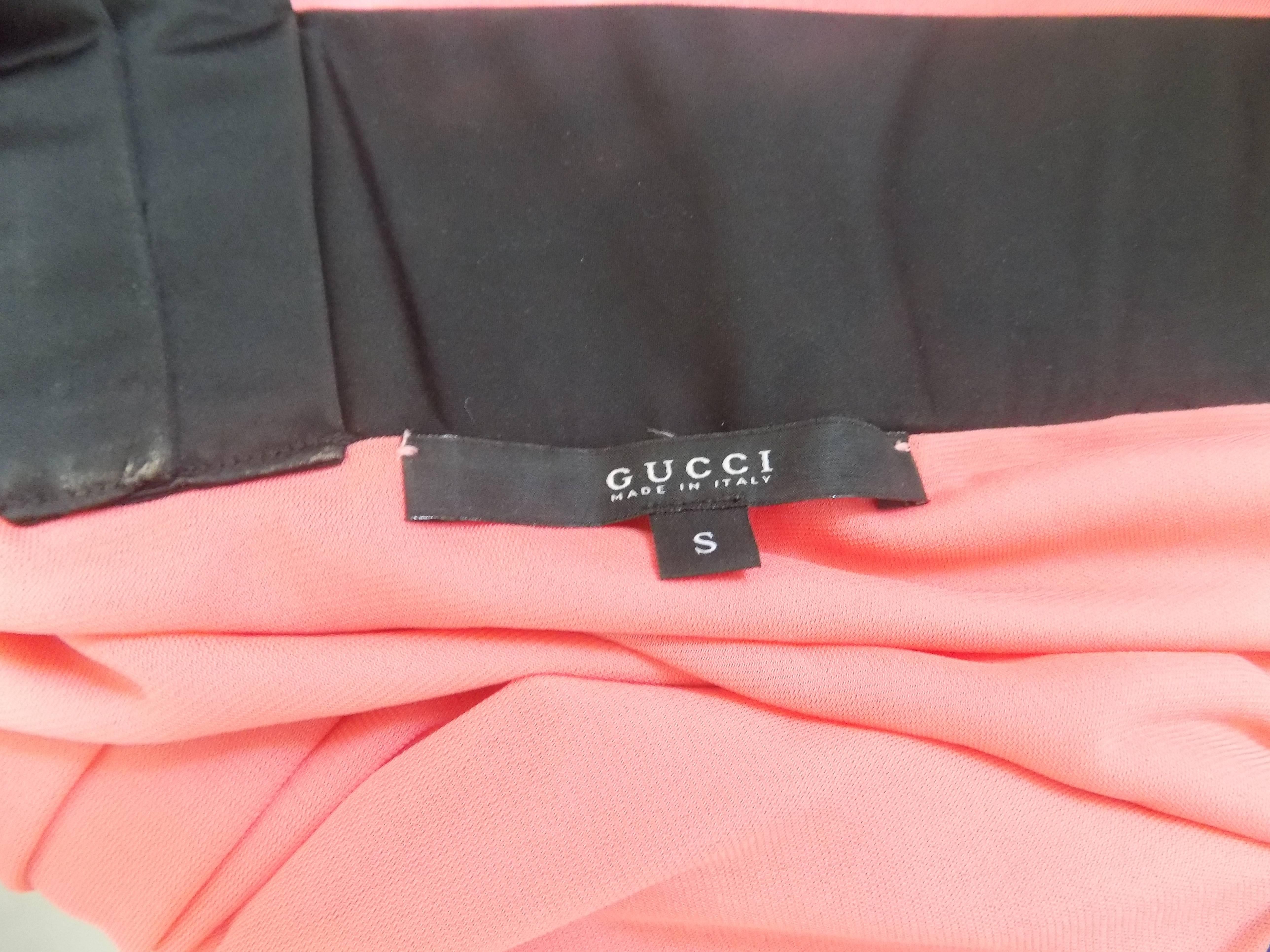 Women's or Men's Gucci Pink Black Top For Sale