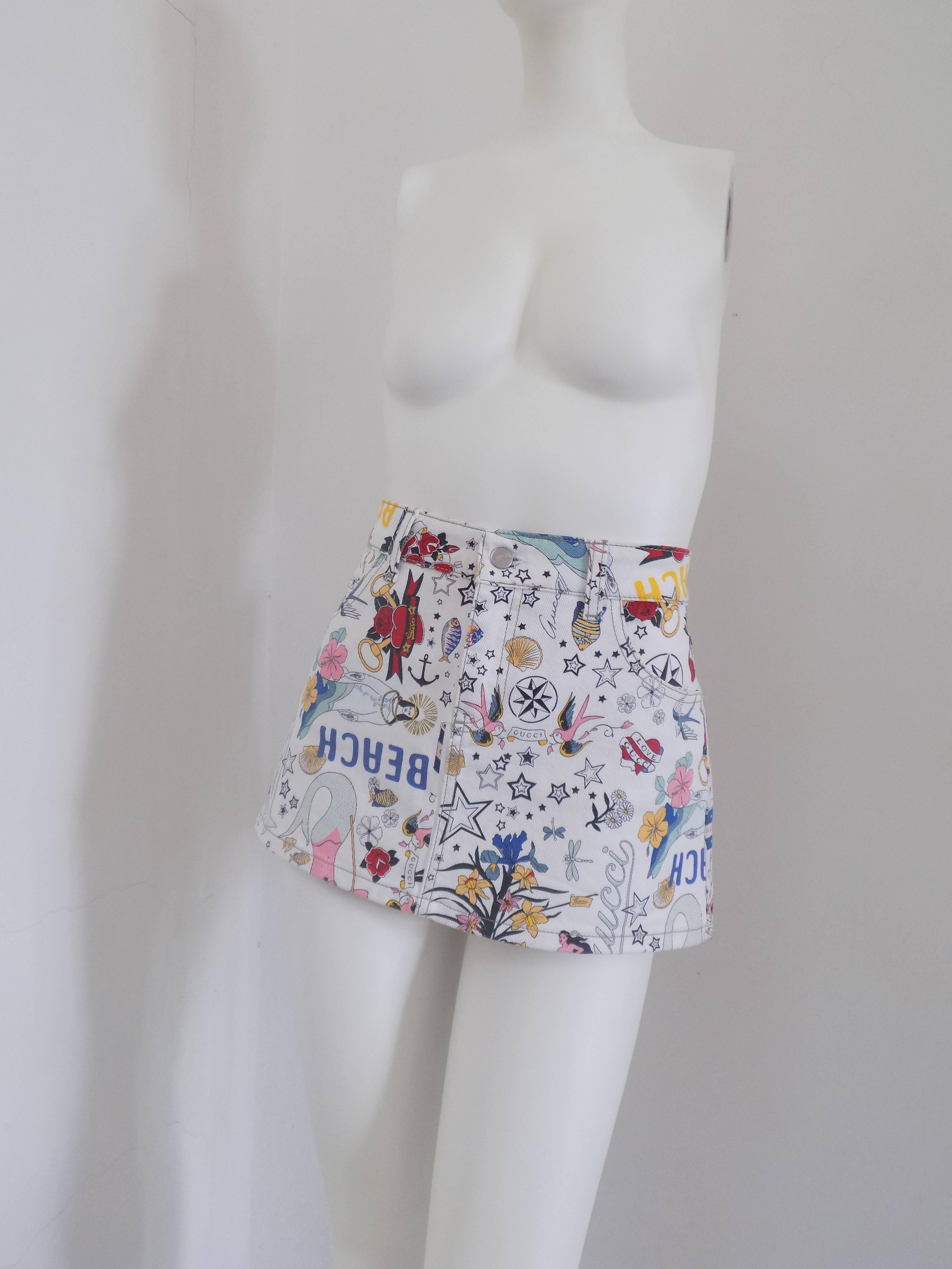 Gucci limited edition Skirt
totally made in italy in italian size range 42
